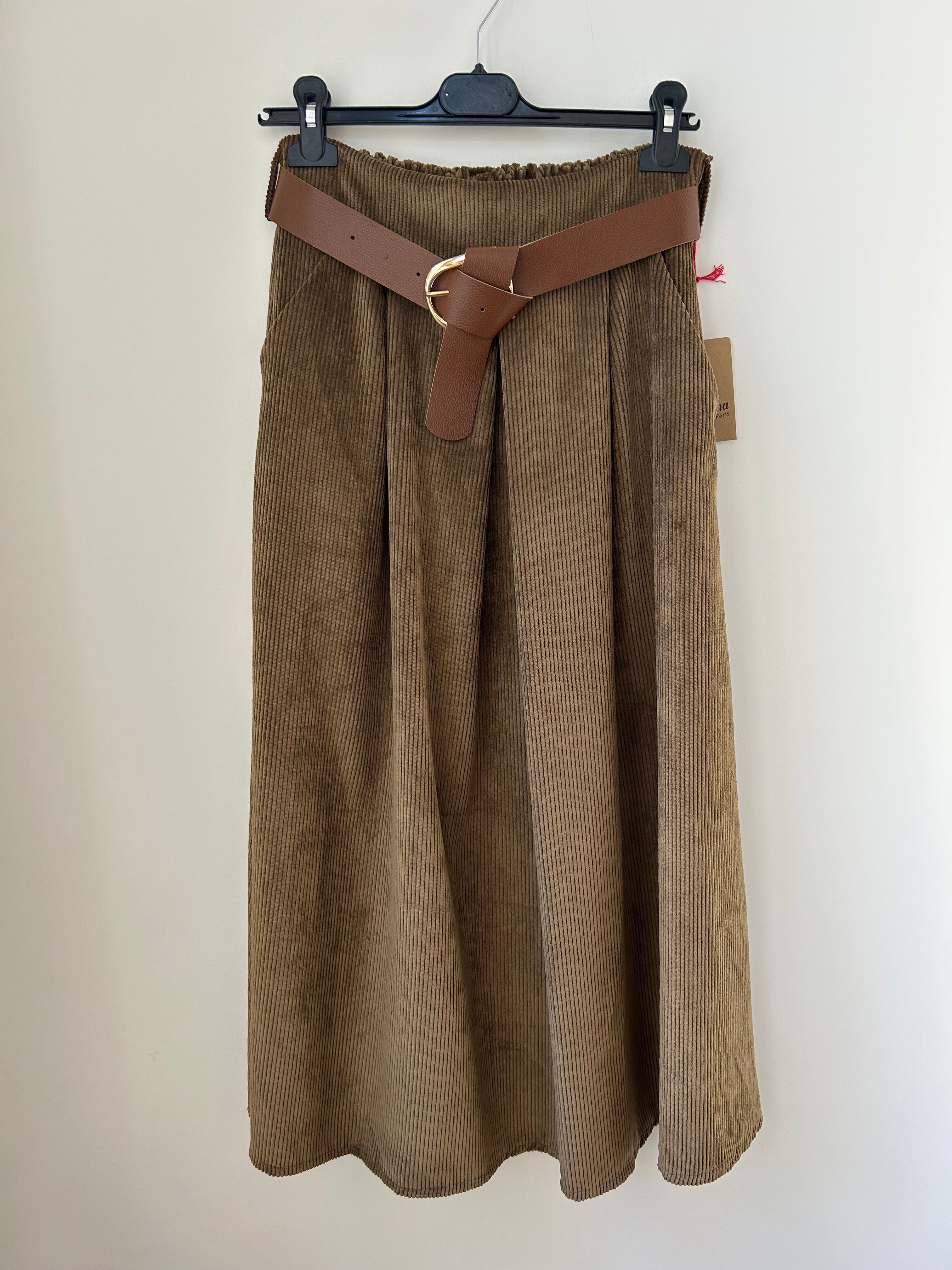 Damen Cordrock in Camel von Johanna Paris, weite A-Linie, Schrägansicht