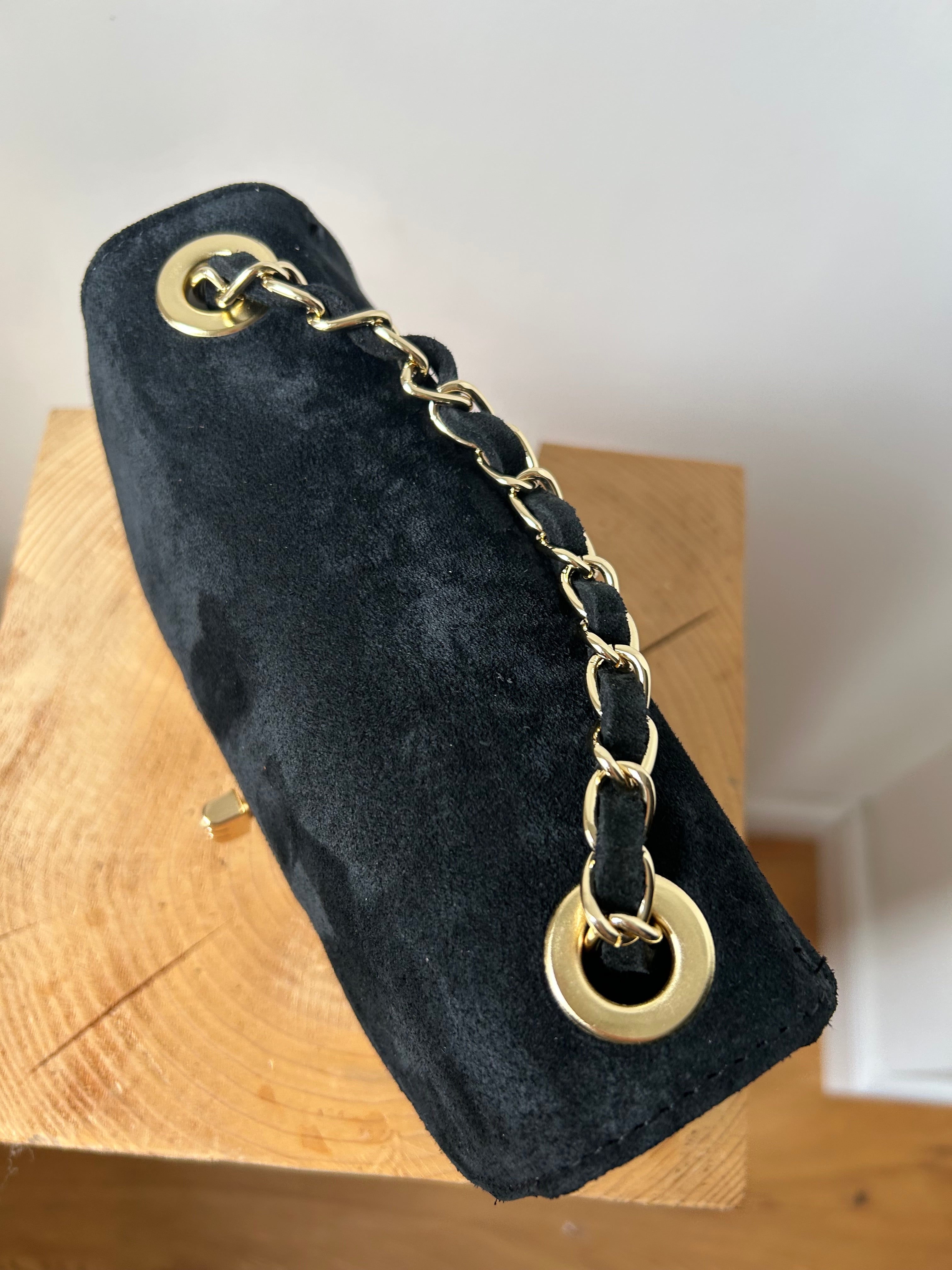 kleine Handtasche aus Wildleder - schwarz