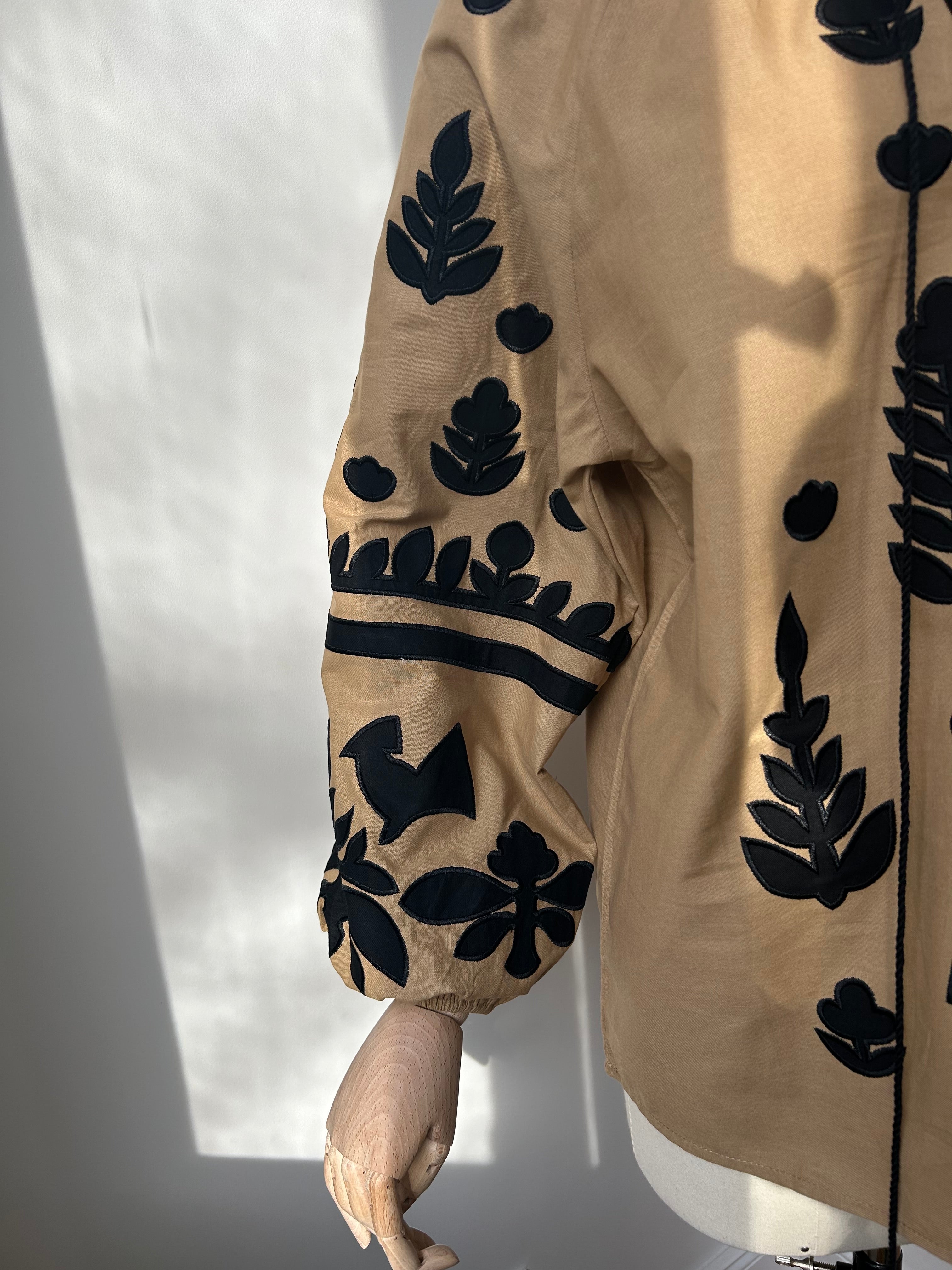 Tunika mit Stickerei - beige