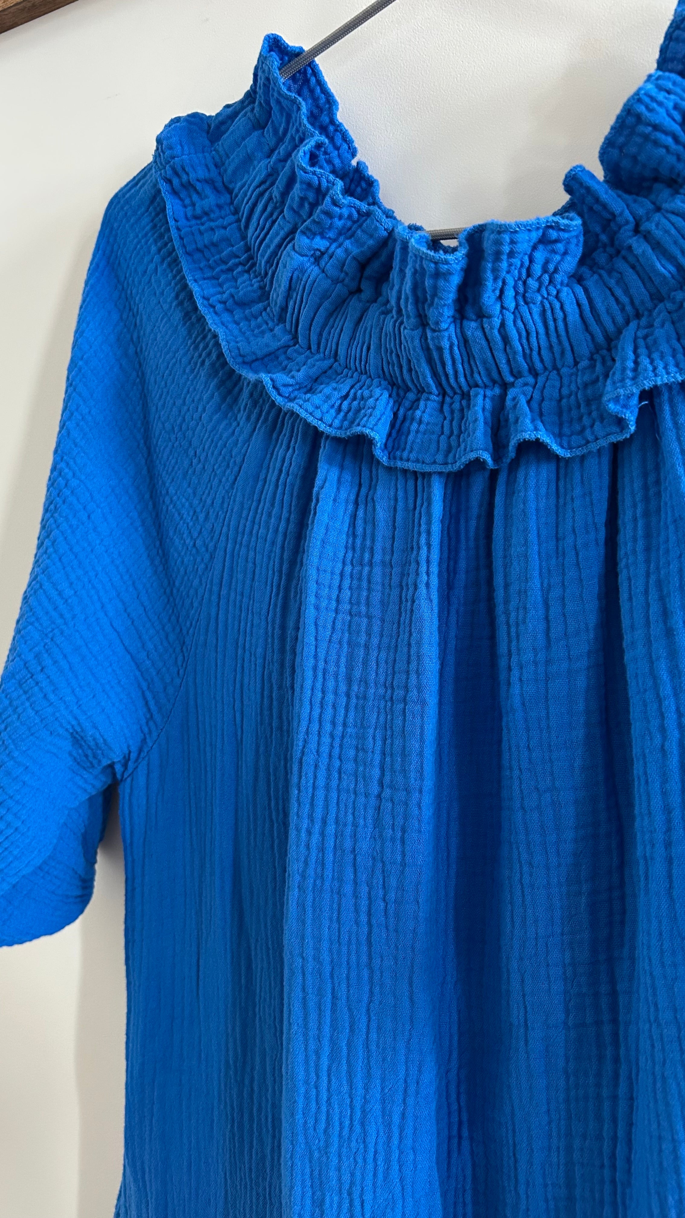 Kleid mit Carmen-Ausschnitt azurblau