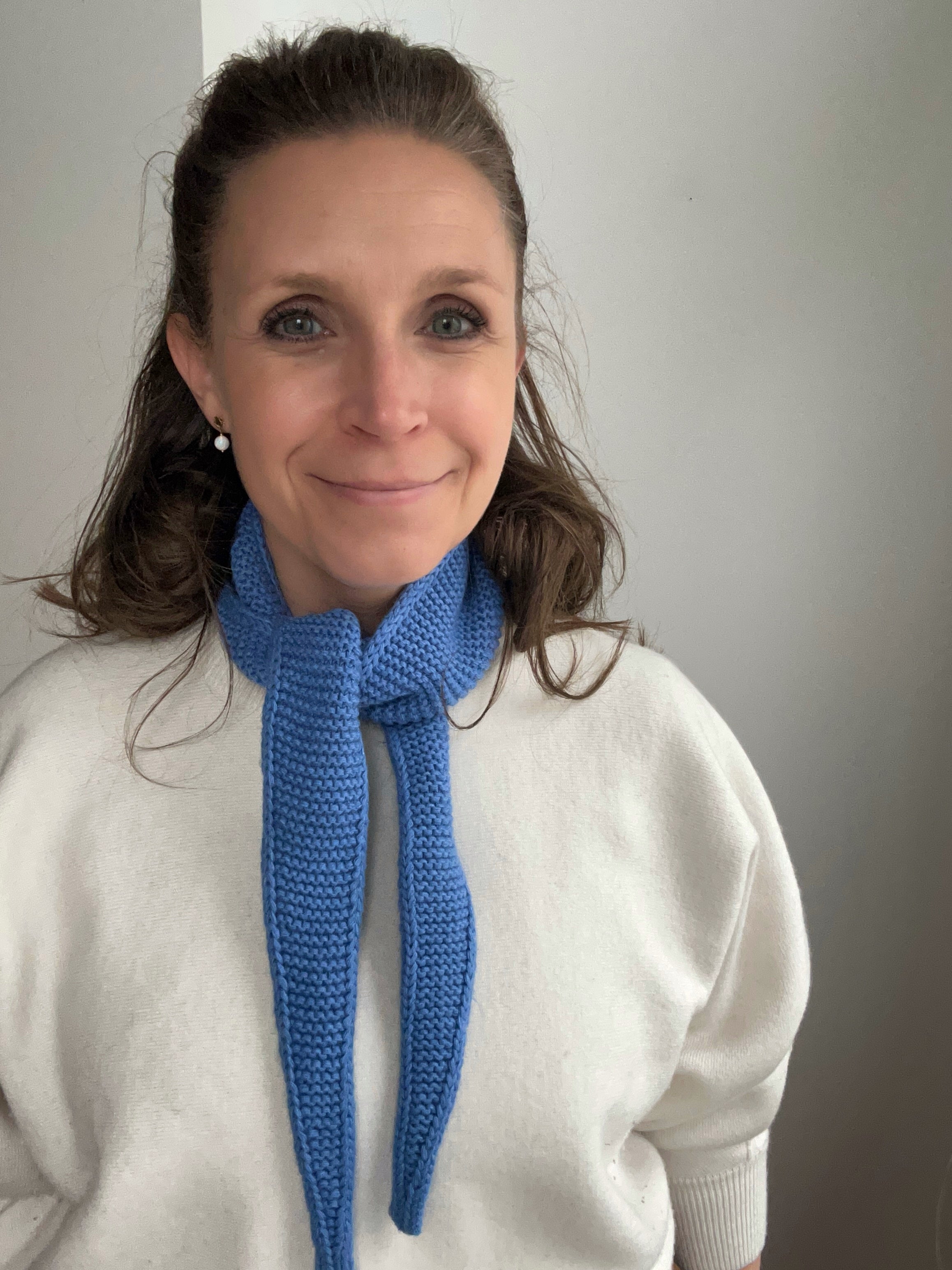Kleiner Strick-Schal - Kornblumenblau