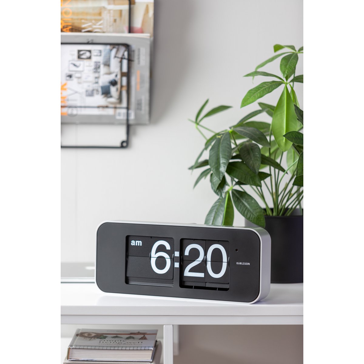 Wide Flip Uhr als Deko-Highlight im Wohnraum