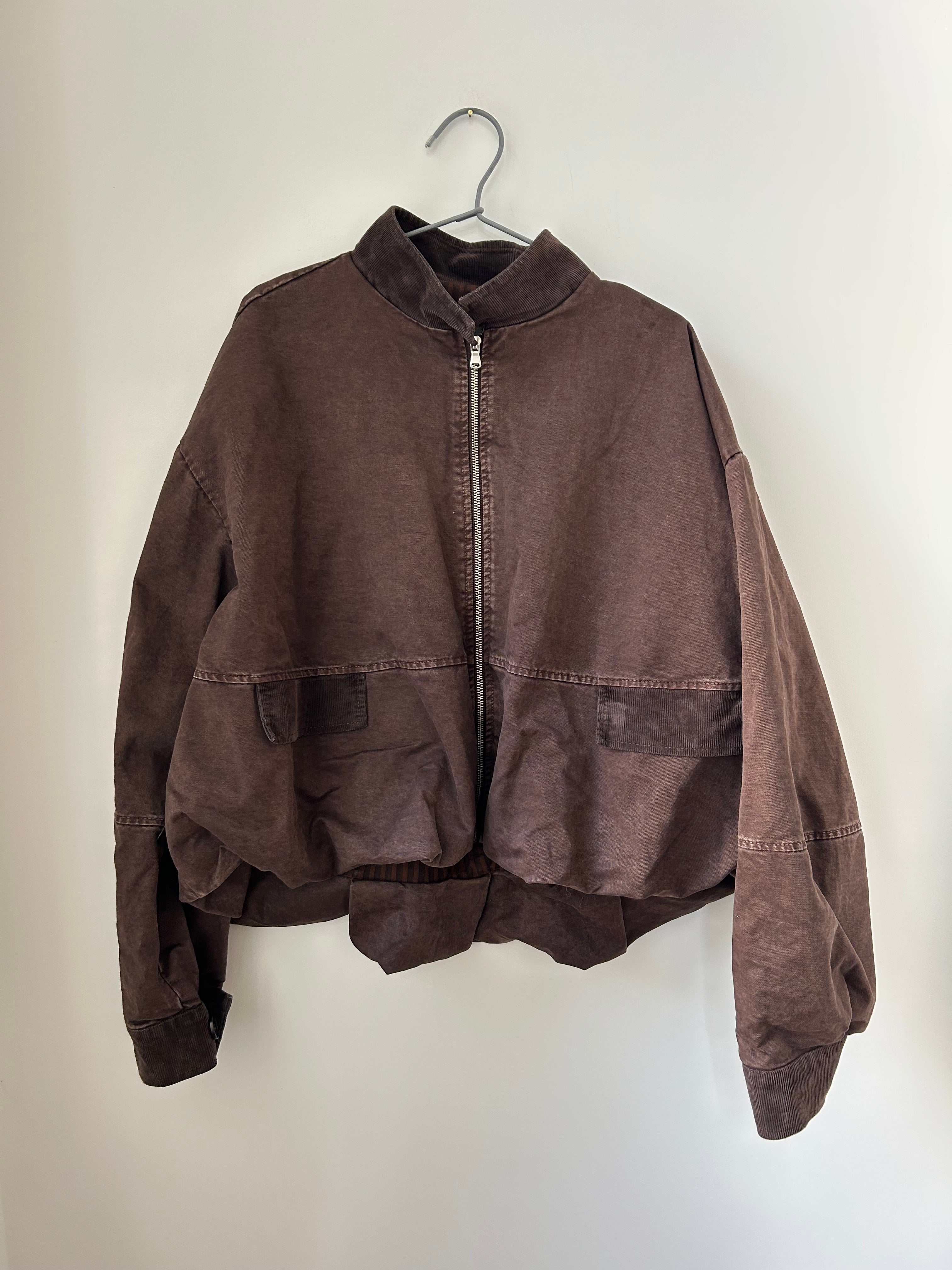 Damen Herbstjacke in Dunkelbraun von Johanna Paris, voluminöser Schnitt, Frontansicht