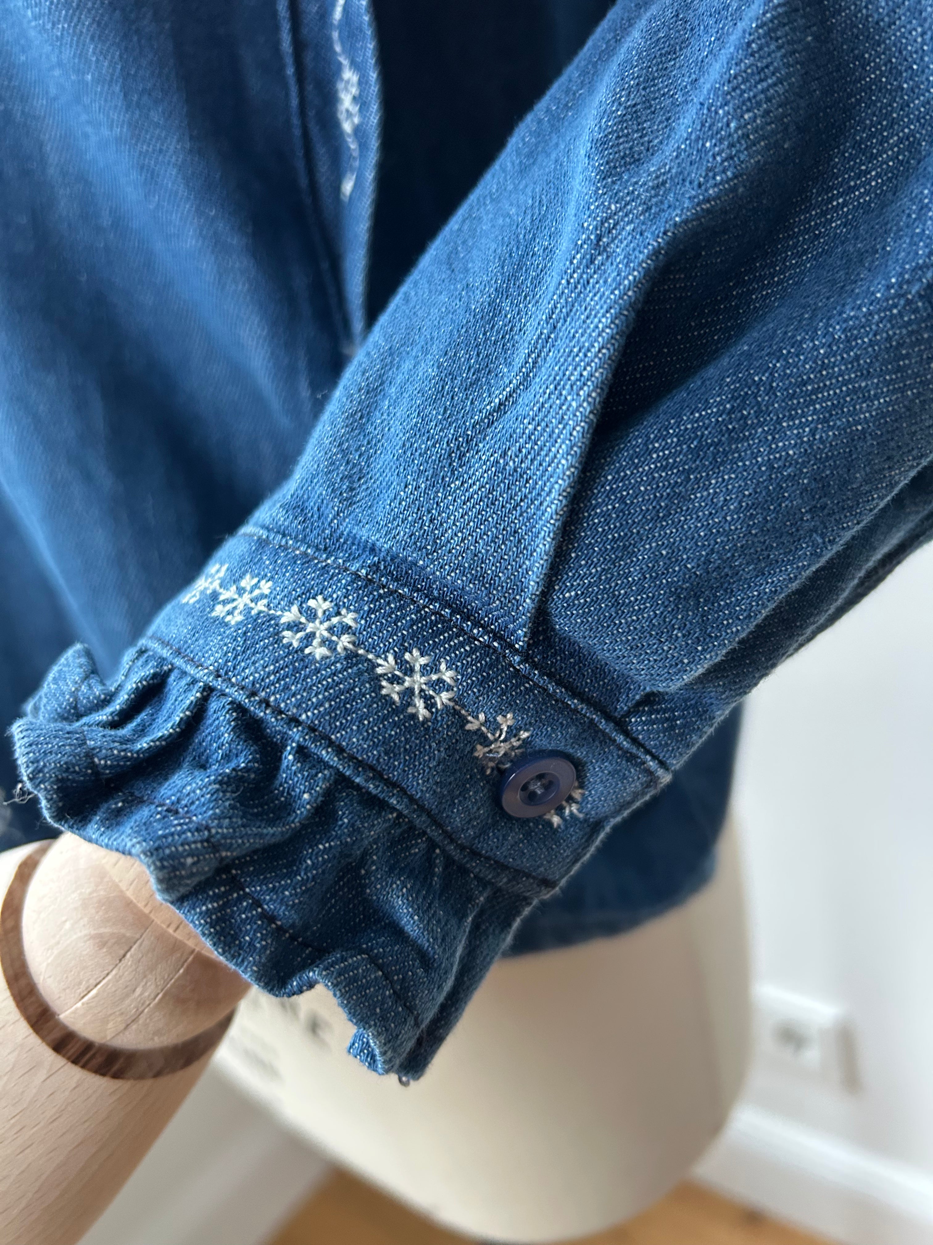 Jeansbluse mit Stickerei
