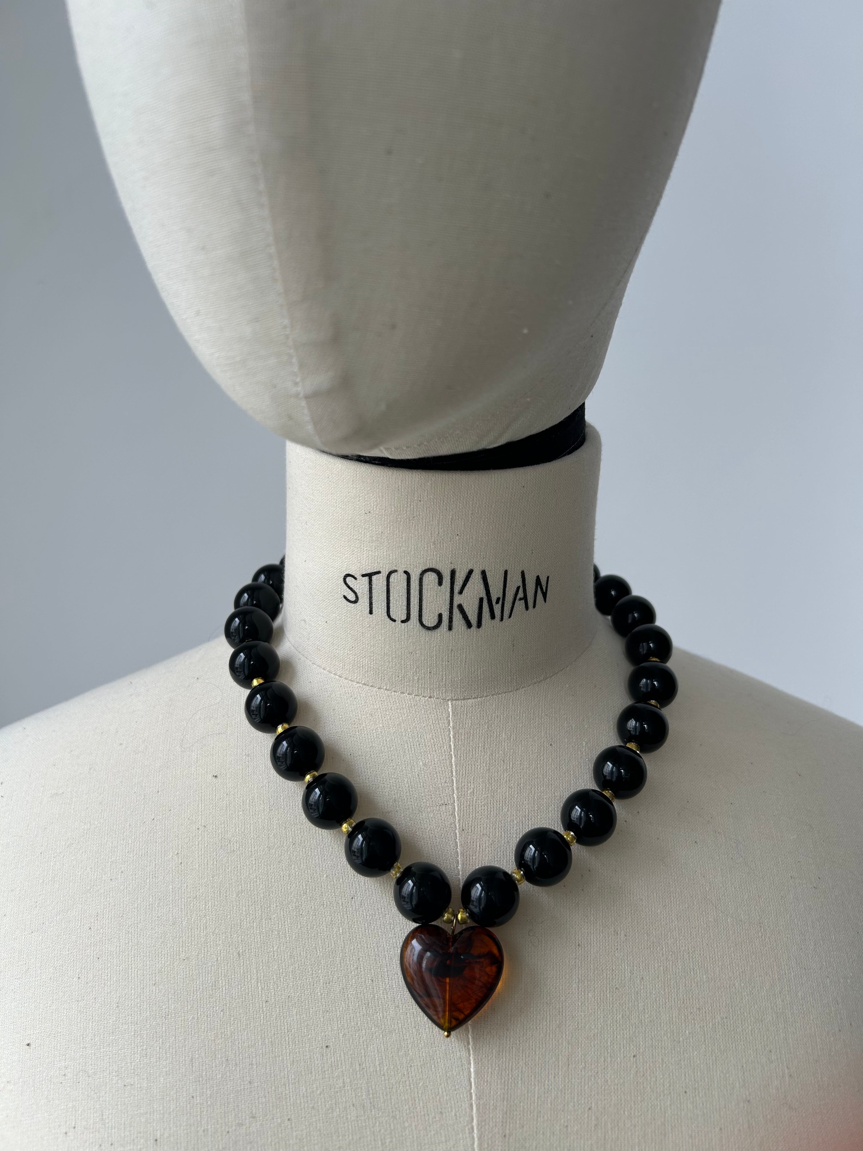 Halskette mit Perlen und Herz - Schwarz und Braun