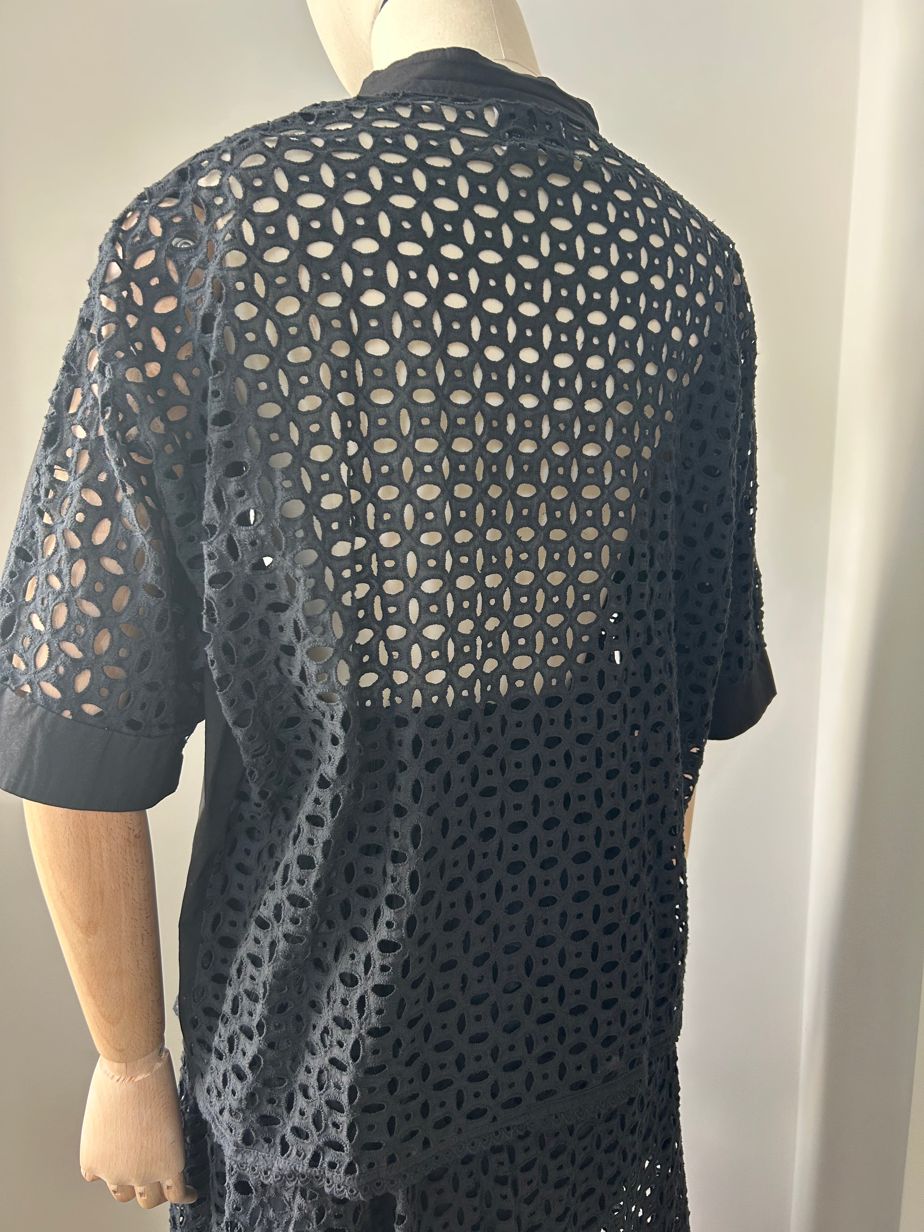 Bluse mit Broderie-Spitze - Schwarz