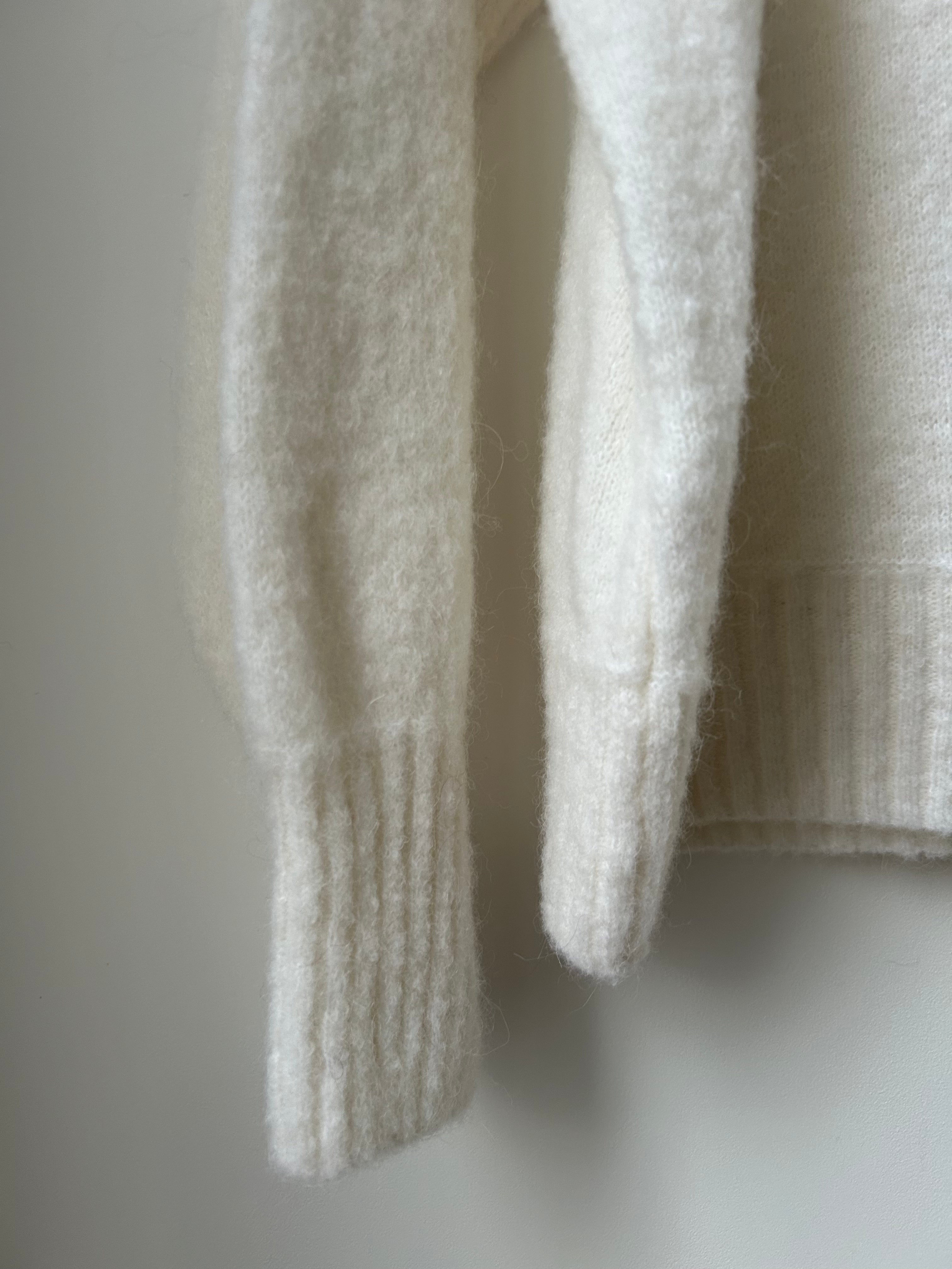 Rundhals-Pullover weiss