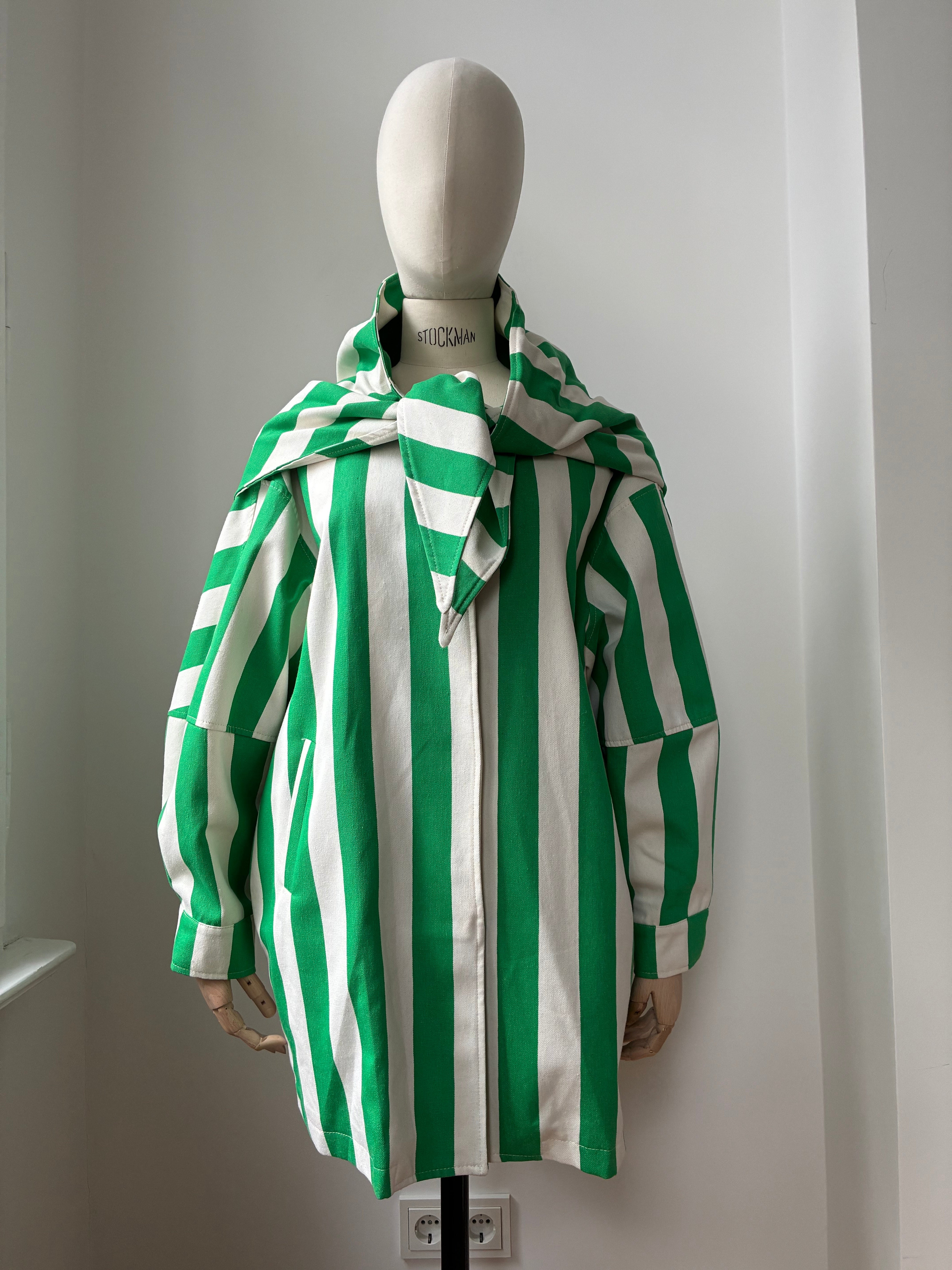 Gestreifte Jacke mit Tuch - creme/grün