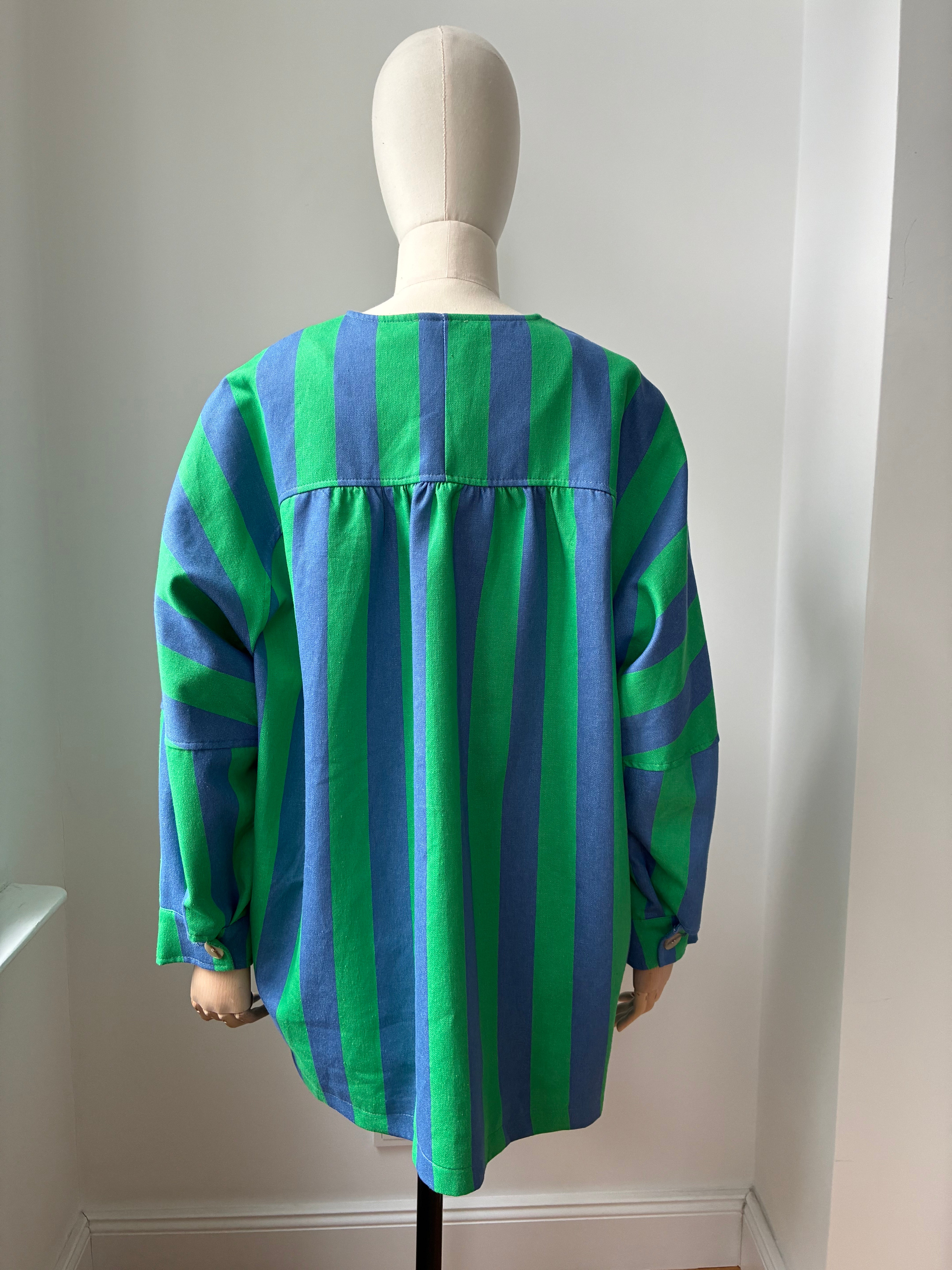 Gestreifte Jacke mit Tuch - blau/grün