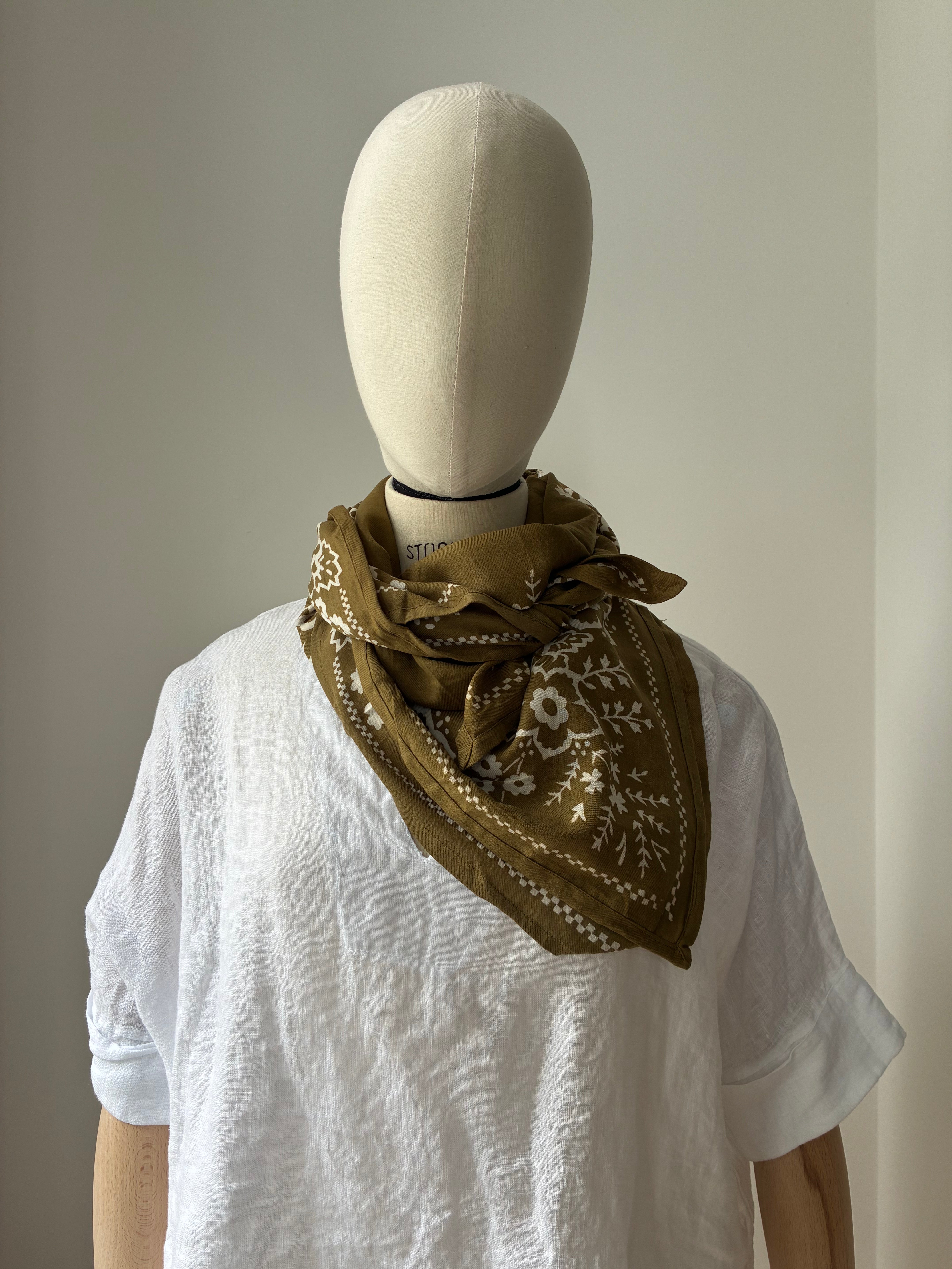 Schal Mysore Avocado - 100 x 100 cm