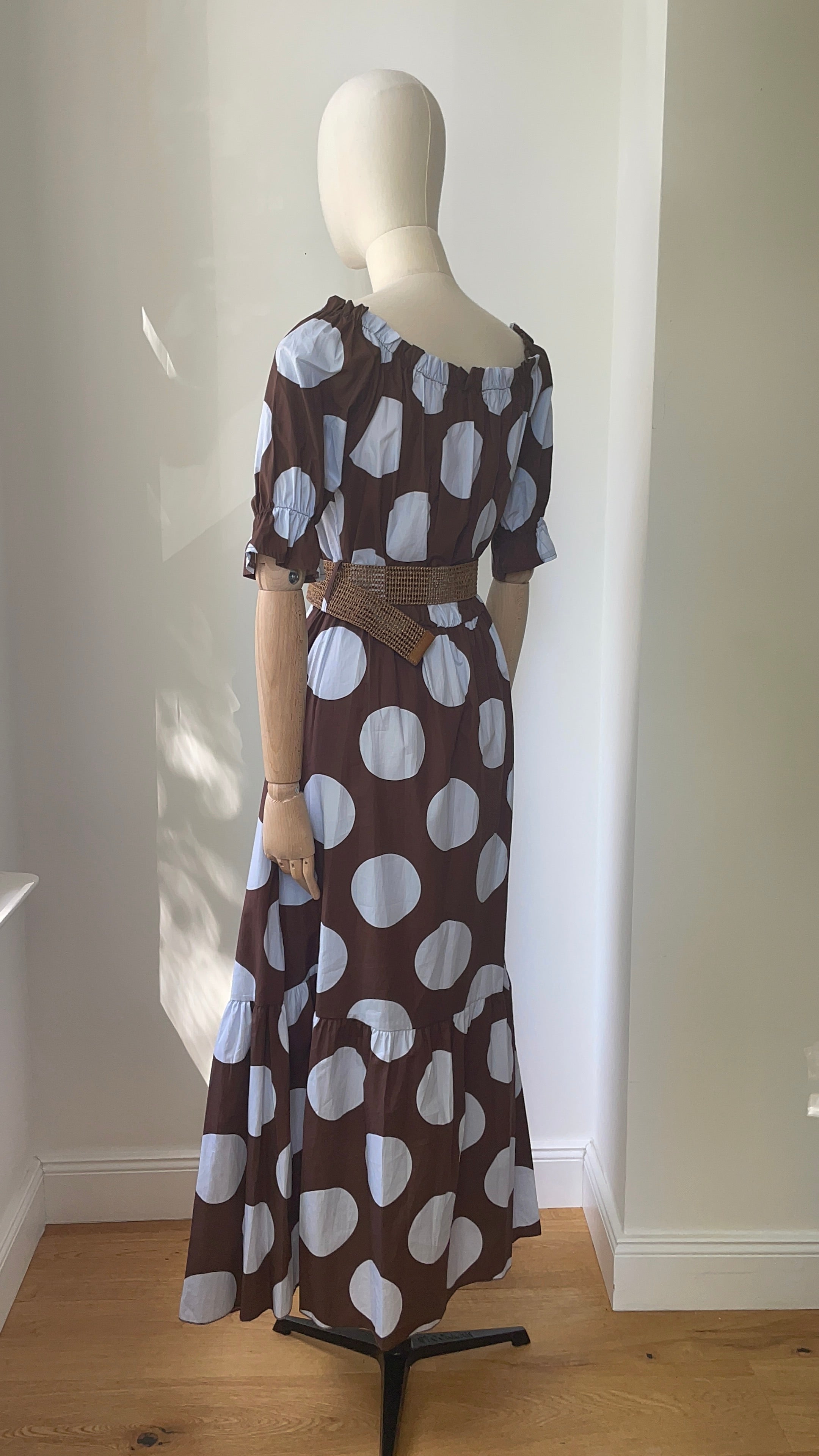 Carmen-Kleid mit Polka Dots - braun & hellblau