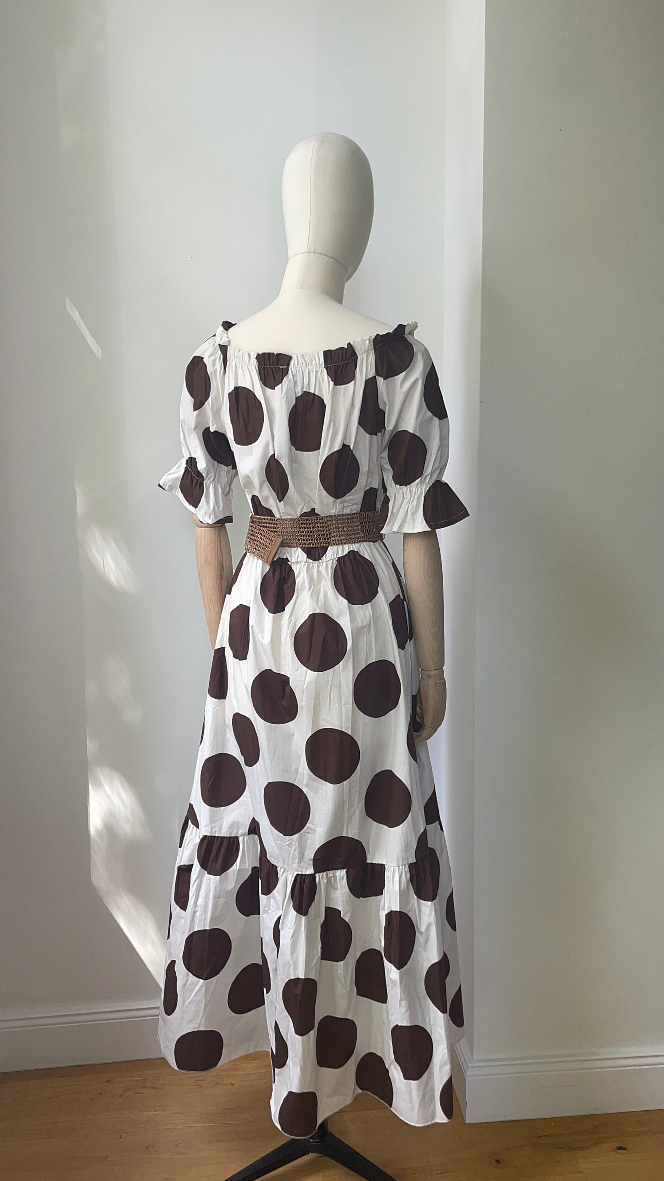 Carmen-Kleid mit Polka Dots - creme & braun