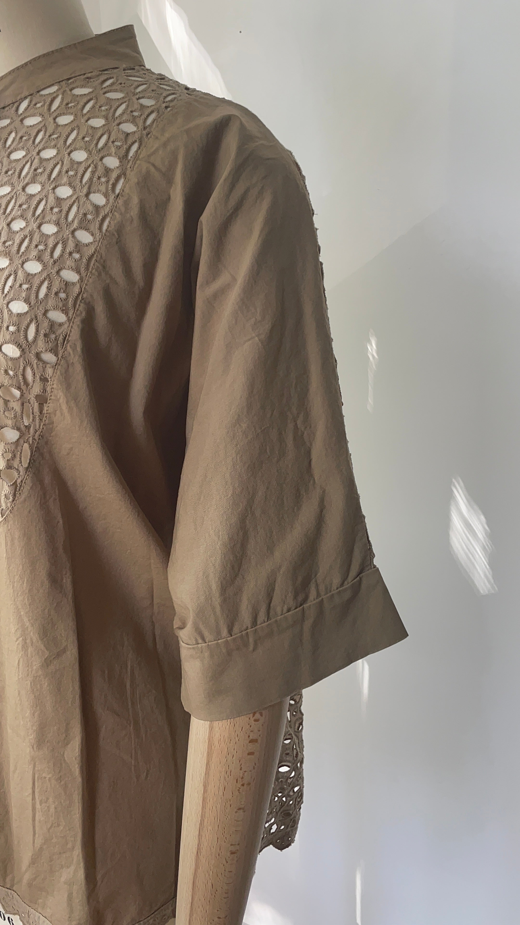 Bluse mit Broderie-Spitze - Café au Lait