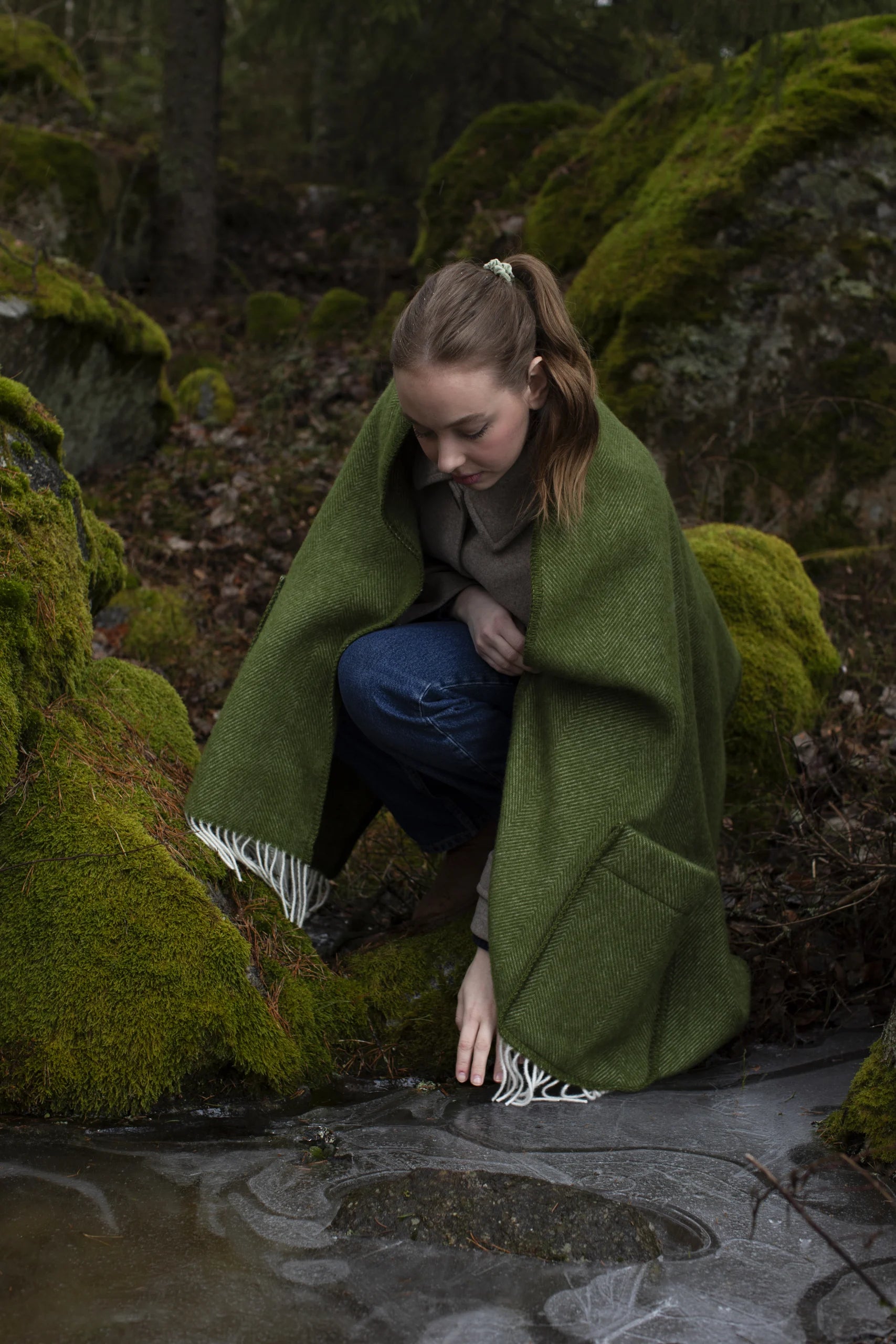 Wollschal Arvo mit Taschen - Olivgrün