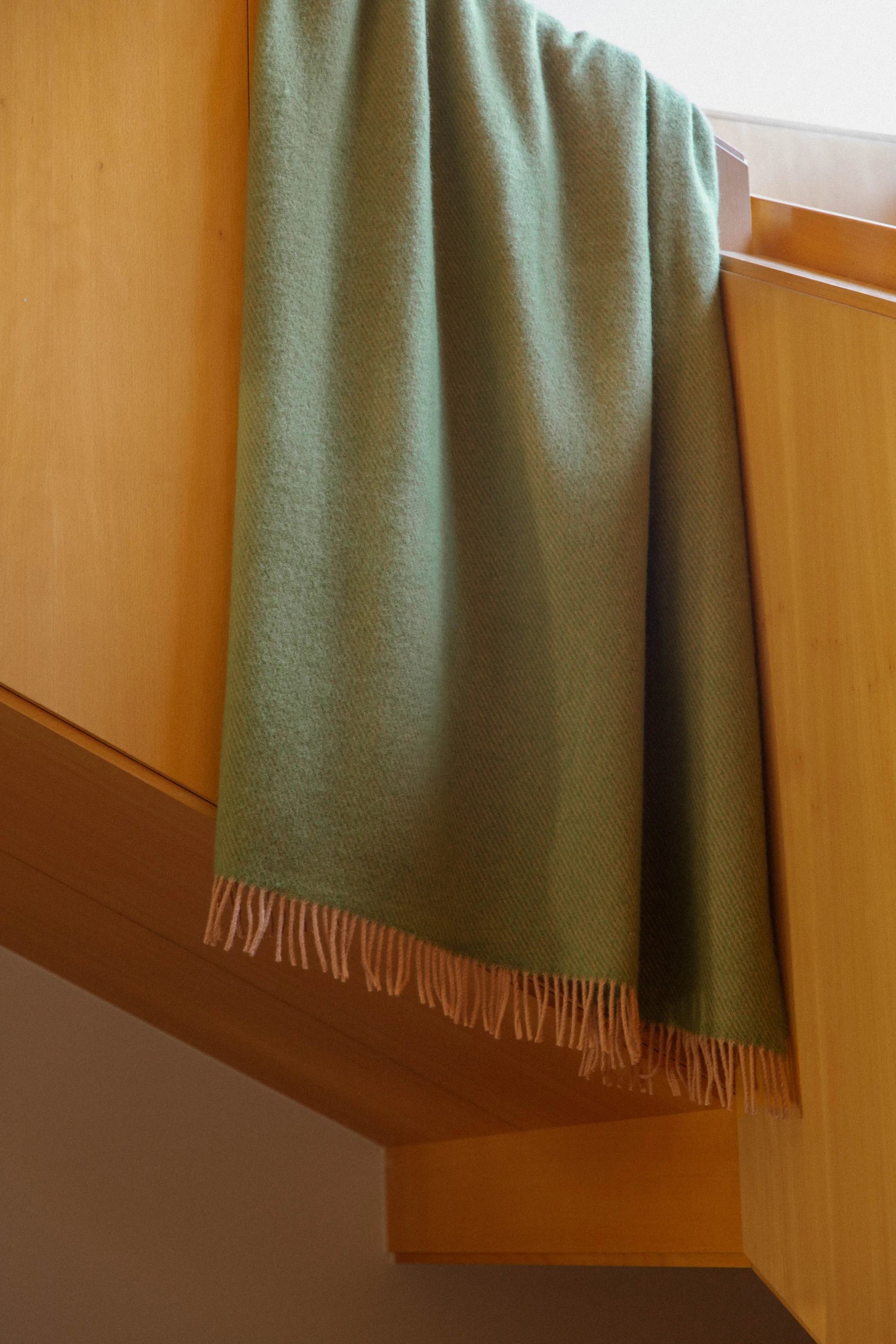 Wolldecke Ilo - powder/olive