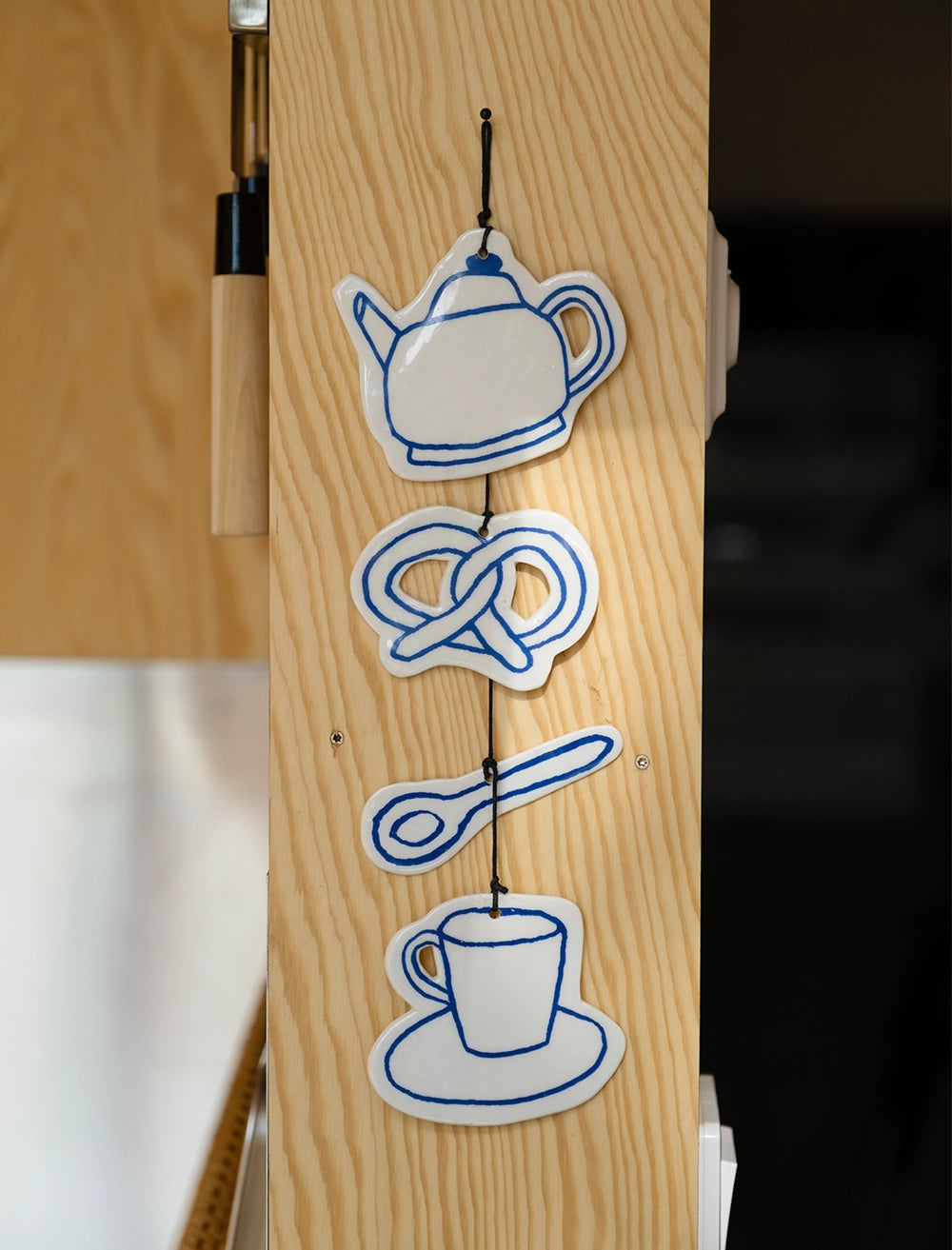 Fika Mobile aus Porzellan