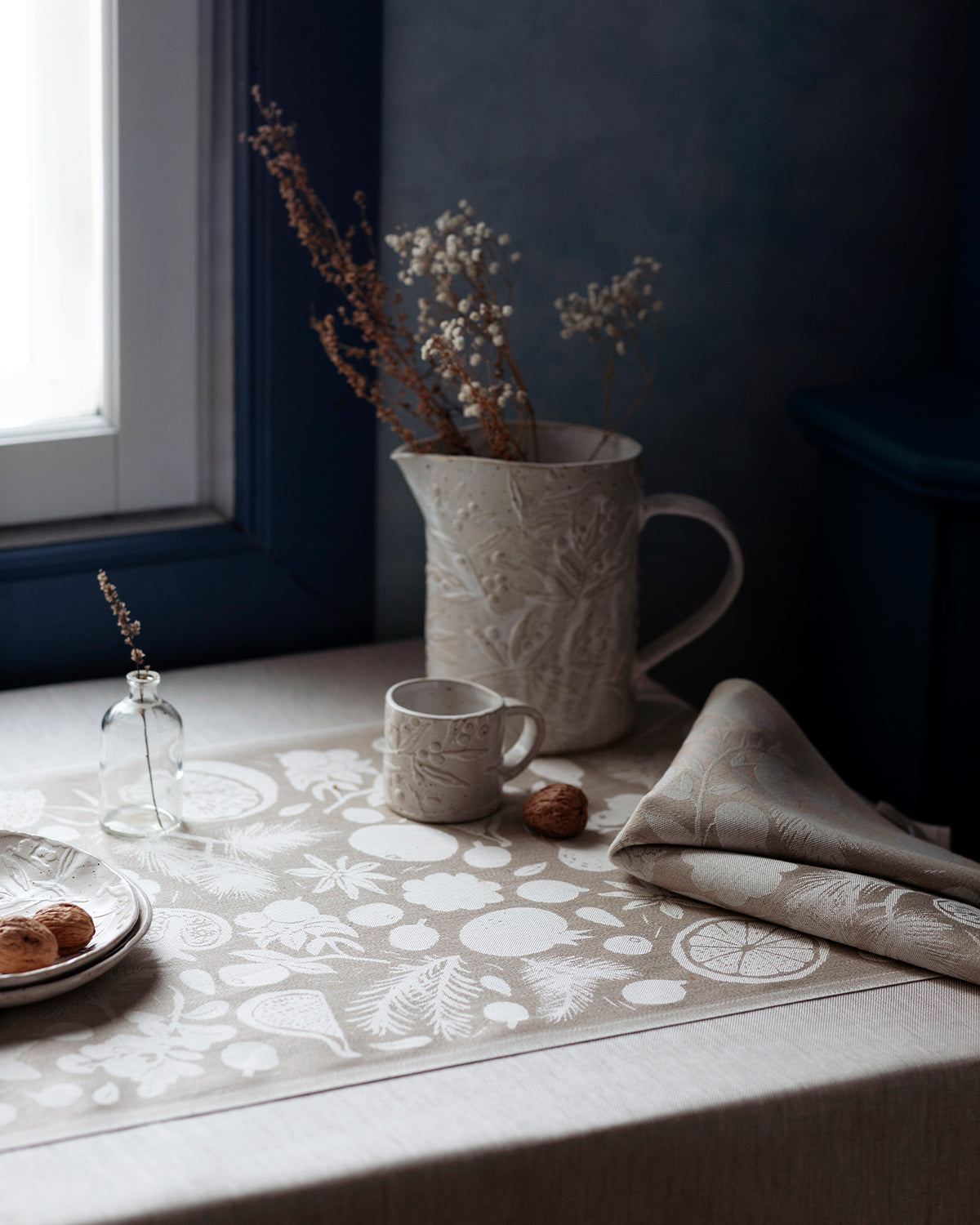 Tischläufer Talven Tuoksut - linen-white