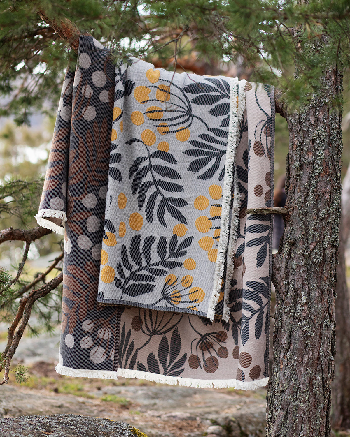 Wolldecke Pihapuu - grey-honey-black