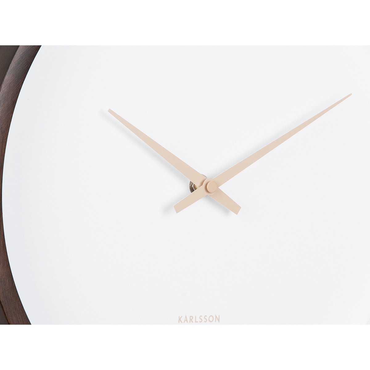 Detailaufnahme der Holzstruktur Wanduhr Ancho