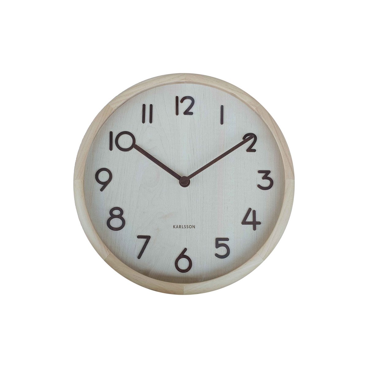 Minimalistische Wanduhr aus Kiefernholz – Frontansicht