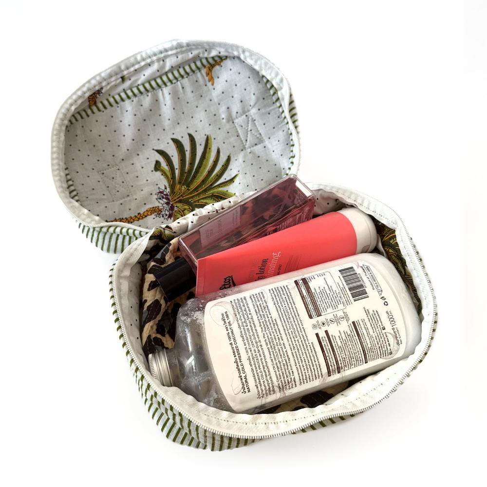 Kosmetiktasche "Stripes with P"