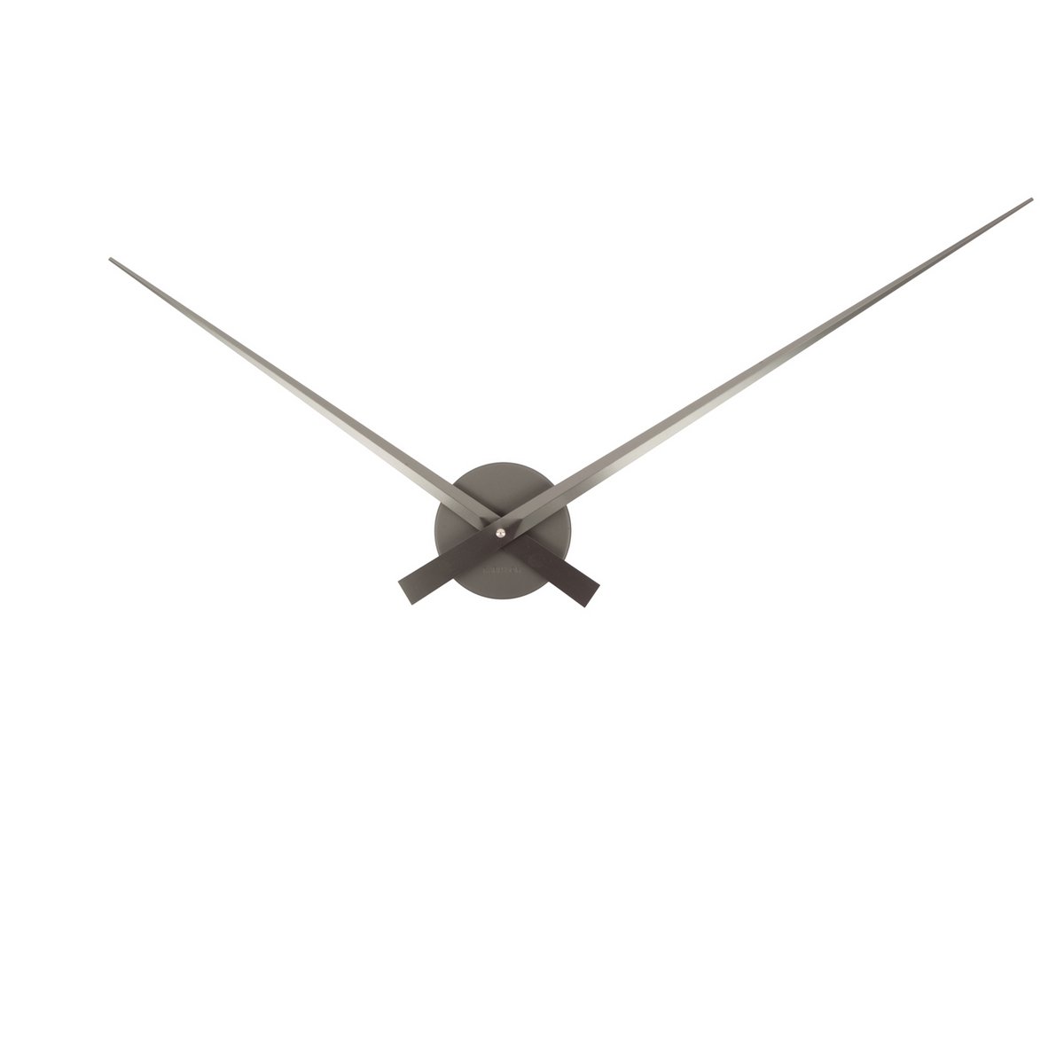 Karlsson Wanduhr Little Big Time Metallic – minimalistische Frontansicht mit Zeigern