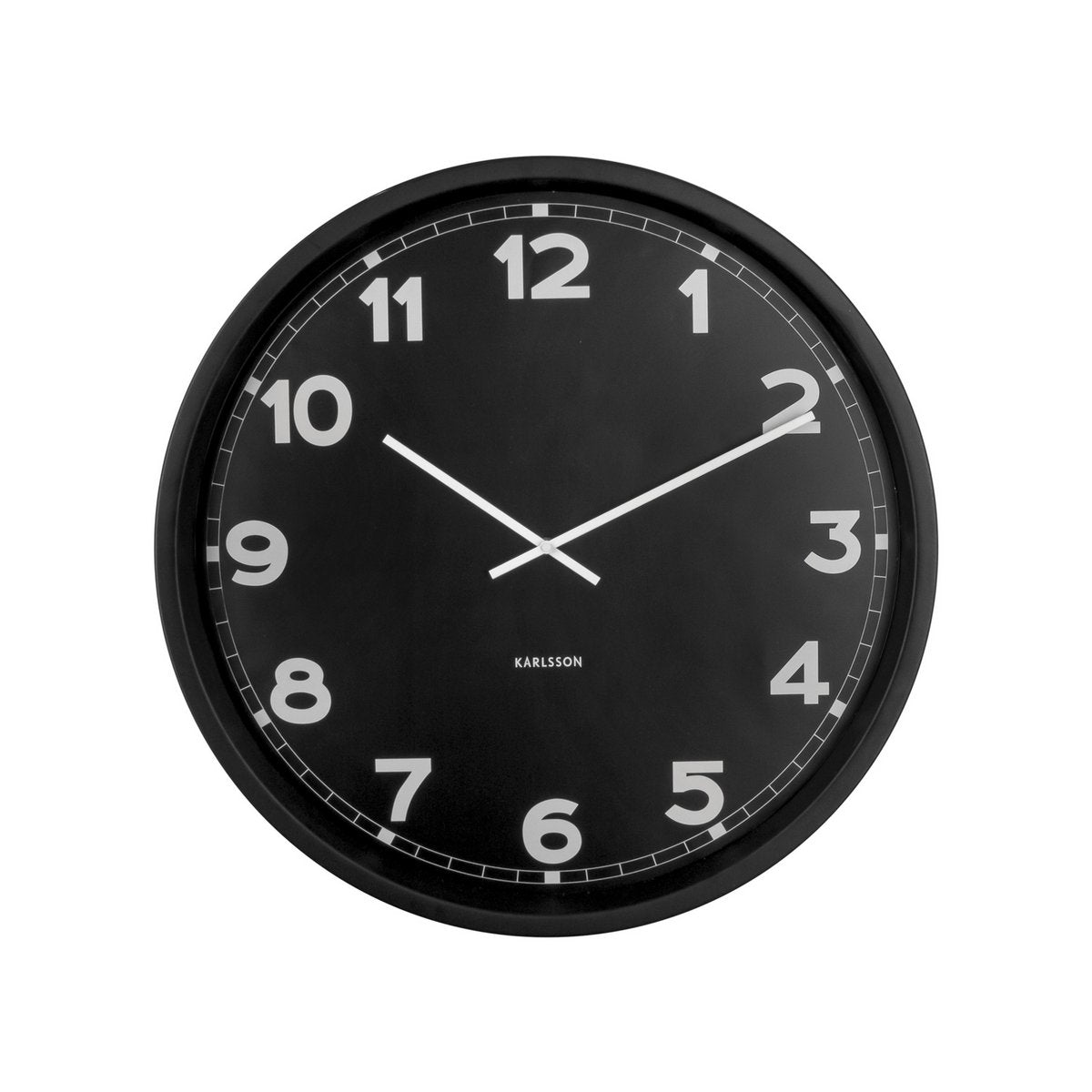 Frontansicht der Karlsson Wanduhr New Classic XL in Schwarz – 80 cm Ø