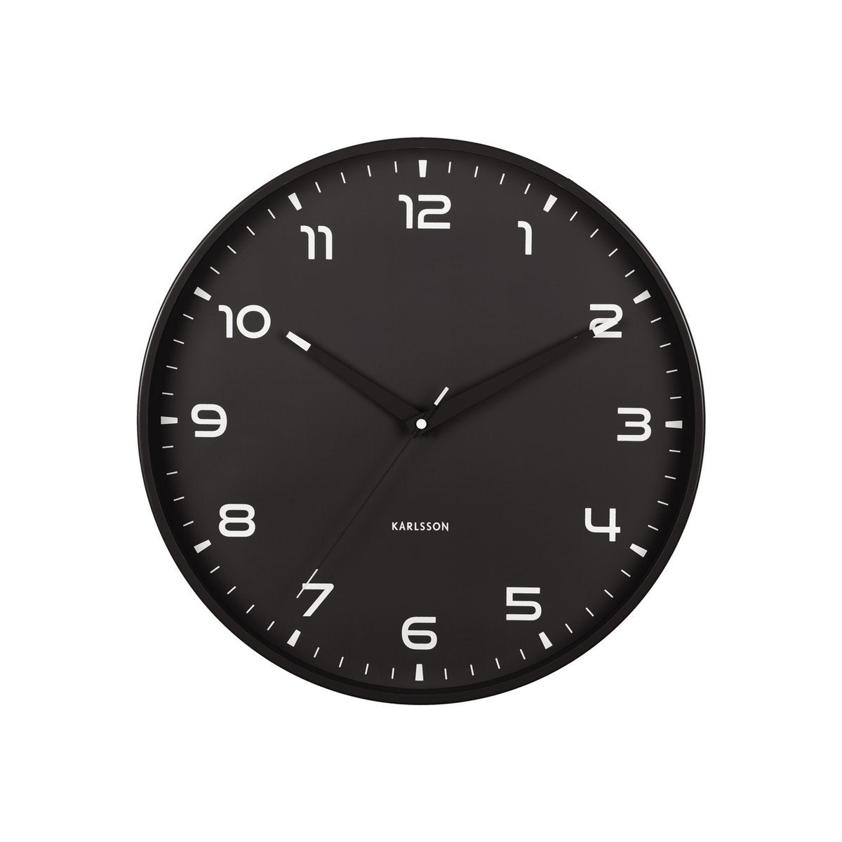 Frontansicht der Wanduhr Stolz – schwarzes Zifferblatt mit feinen Zeigern