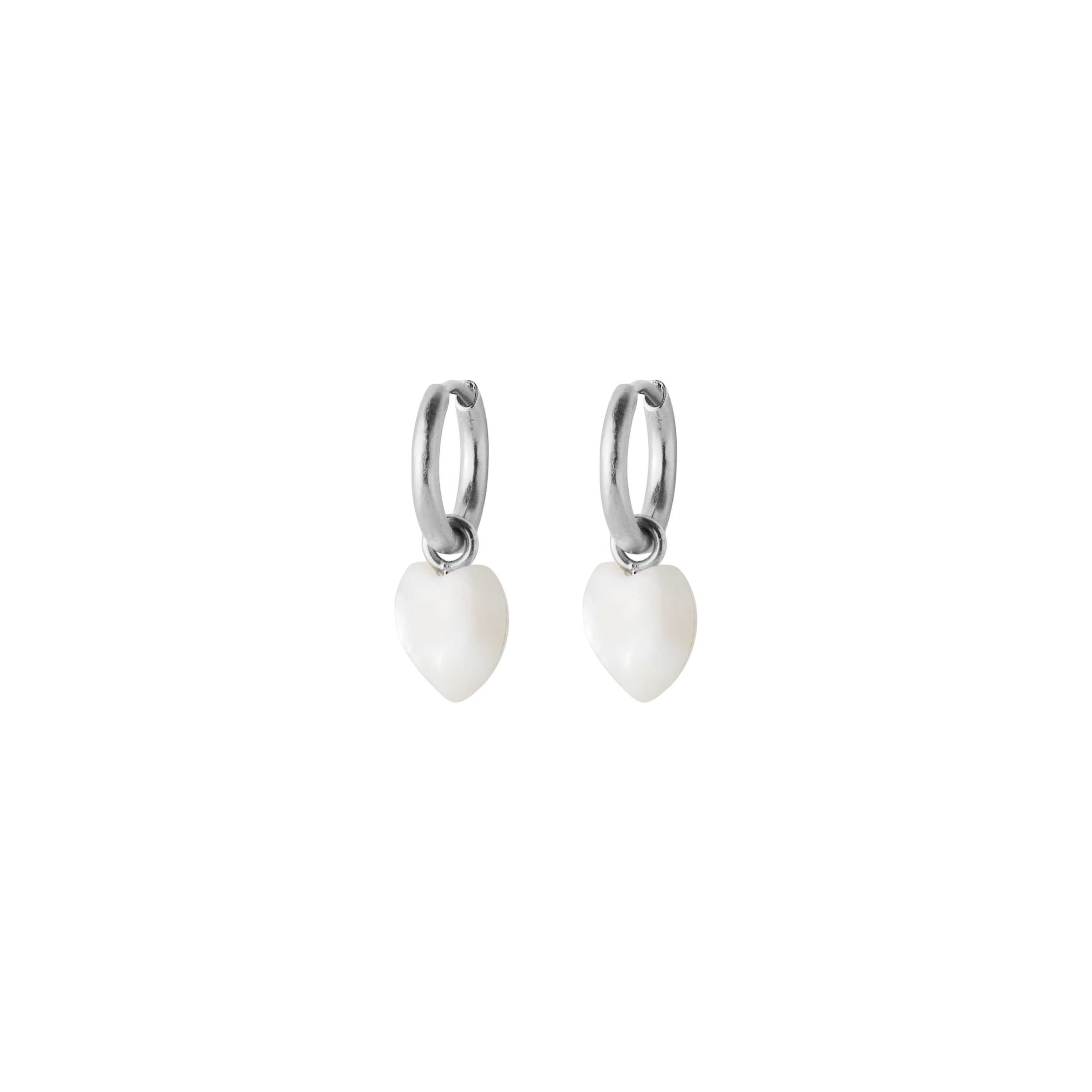Ocean Heart Huggies Ohrringe Silber – Frontansicht von Pernille Corydon