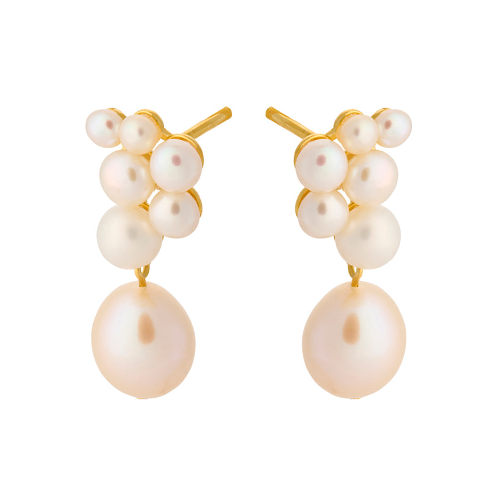Frontansicht: Ocean Treasure Ohrstecker – Gold & Perlen von Pernille Corydon