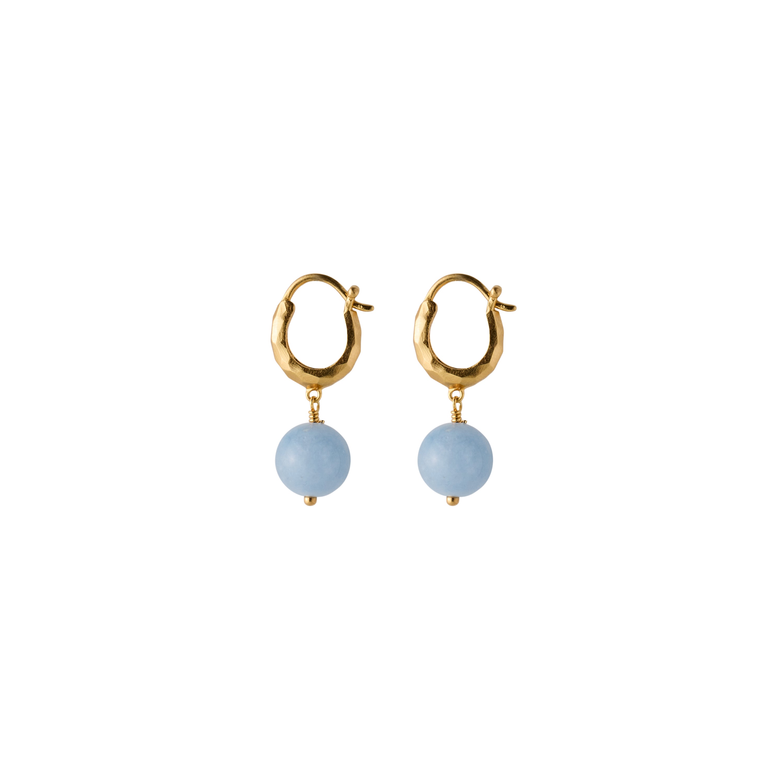 Frontansicht Pernille Corydon Blue Sky Ohrringe vergoldet mit blauem Achat