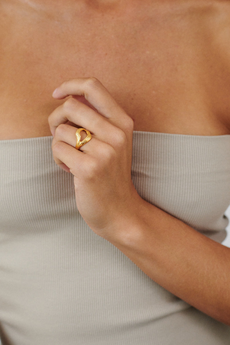Ring Flowing Dreams von Pernille Corydon – natürlich inspiriertes Design