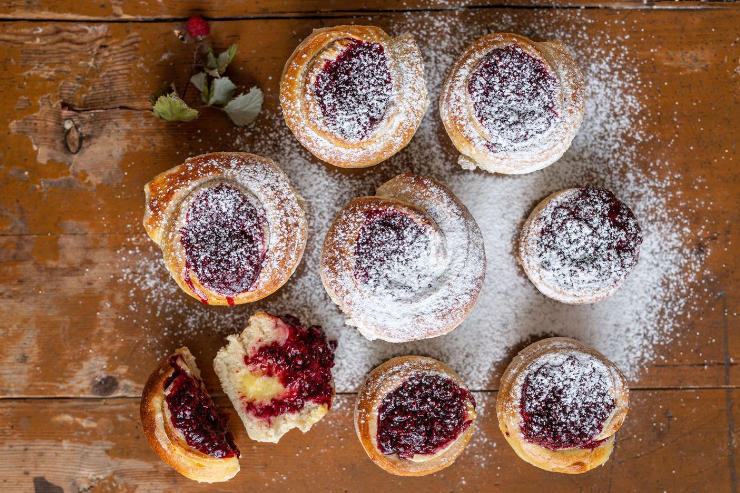 HIMMLISCHE HIMBEER-VANILLE-SCHNECKEN HIMMLISCHE HIMBEER-VANILLE-SCHNECKEN