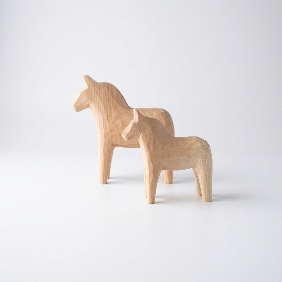 Handgeschnitzes Dala-Pferd  – S 10 cm
