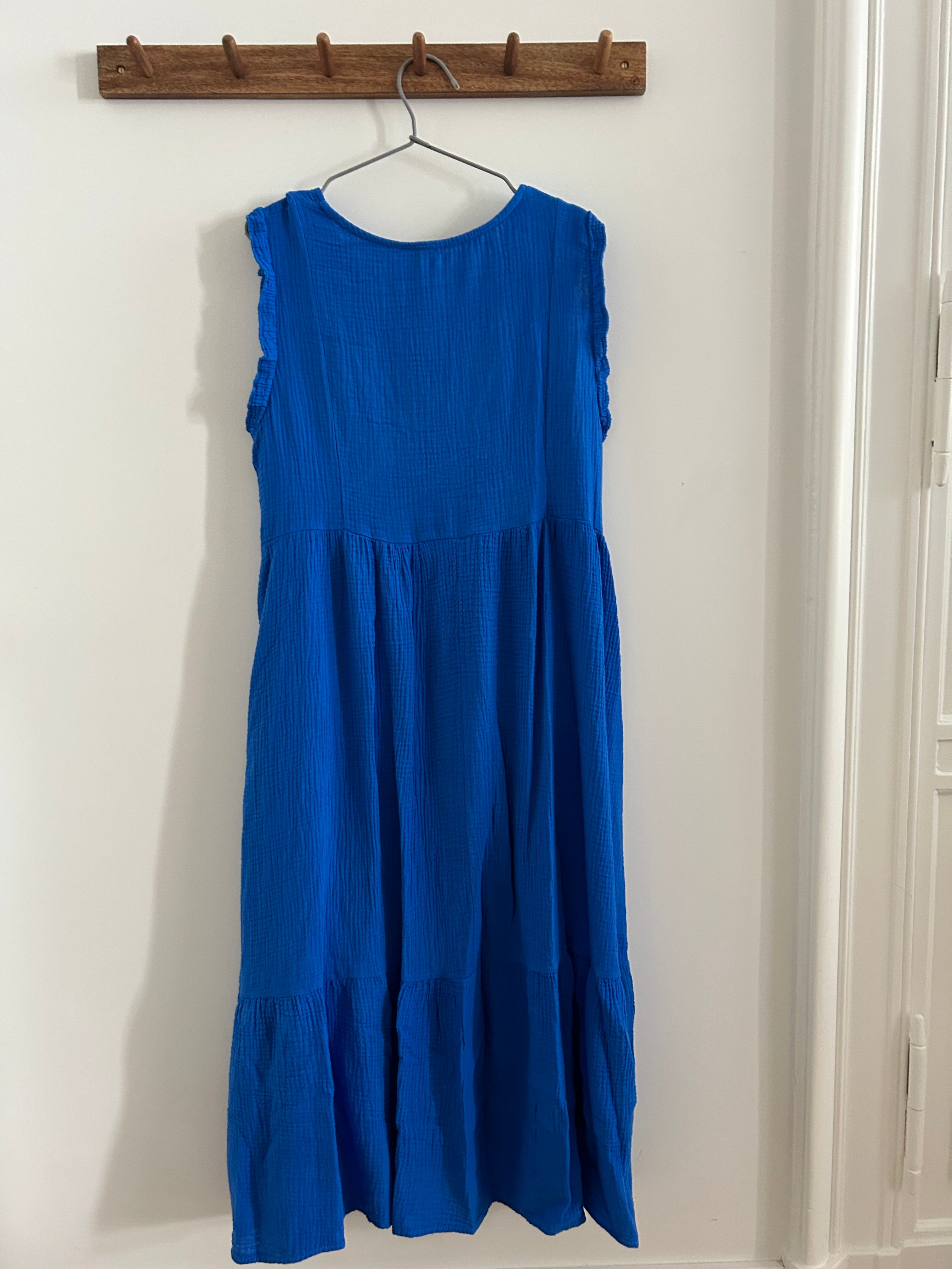 Ärmelloses Kleid mit Empireschnitt - azurblau