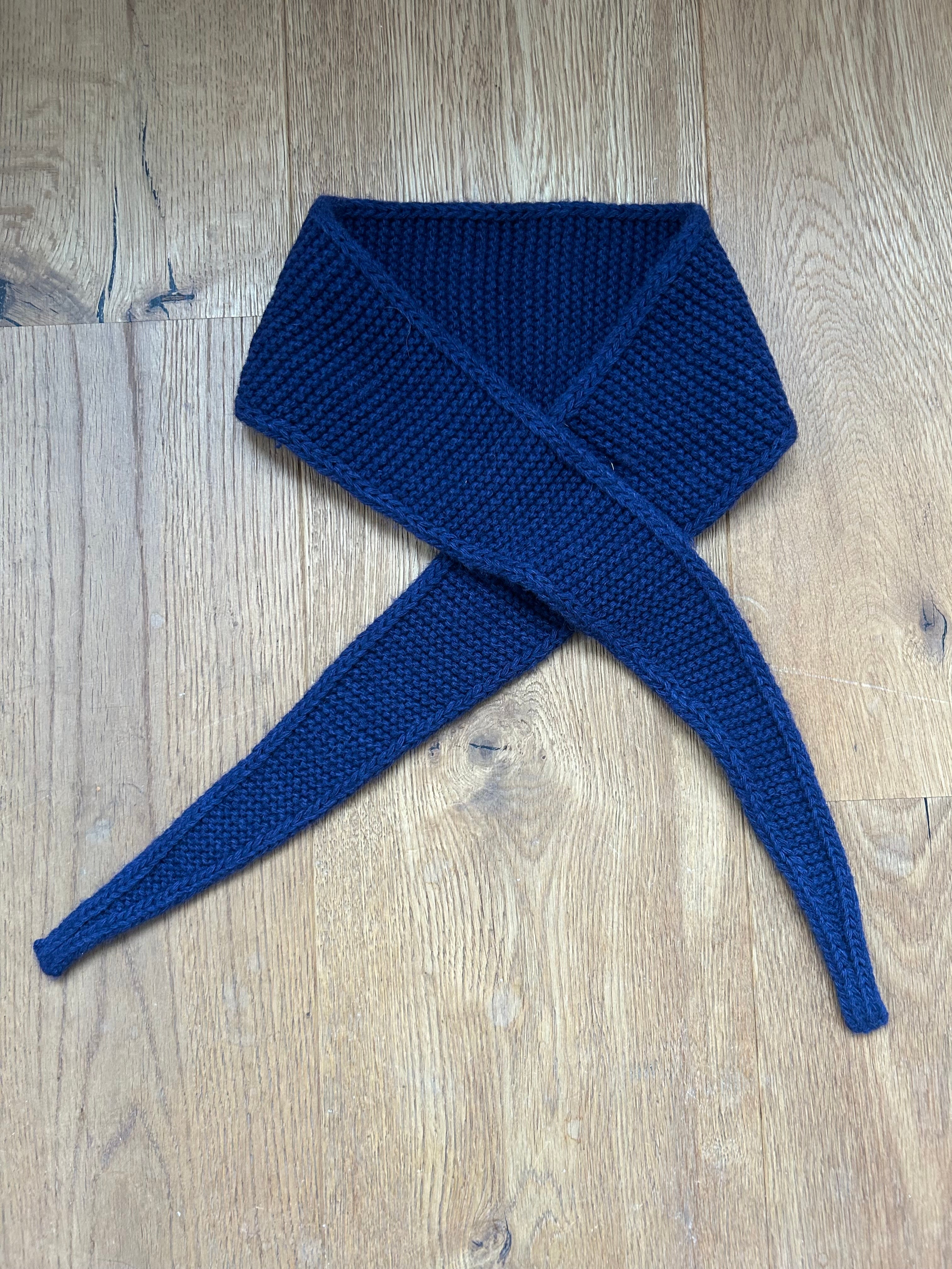gestrickter Sophie-Schal - navy