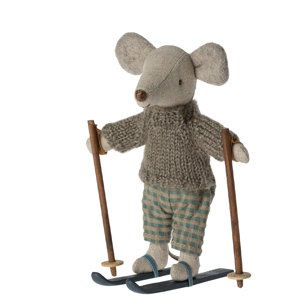 Wintermaus Großer Bruder mit Ski