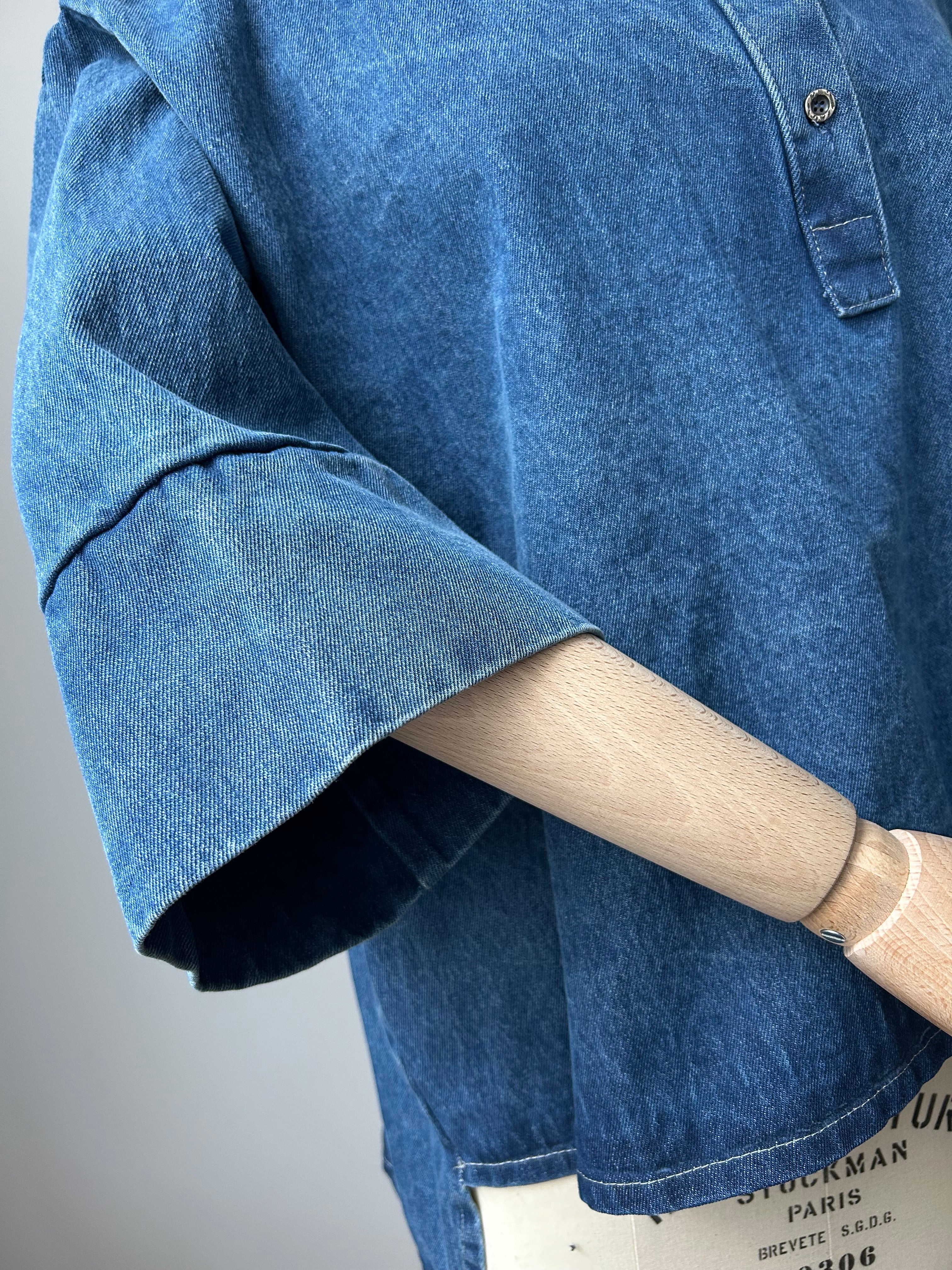 Jeanshemd aus festem Stoff