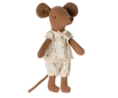 Große Schwester Maus in Streichholzschachtel