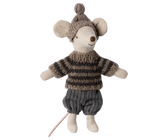 Wintermaus mit Skiset, Großer Bruder - grau