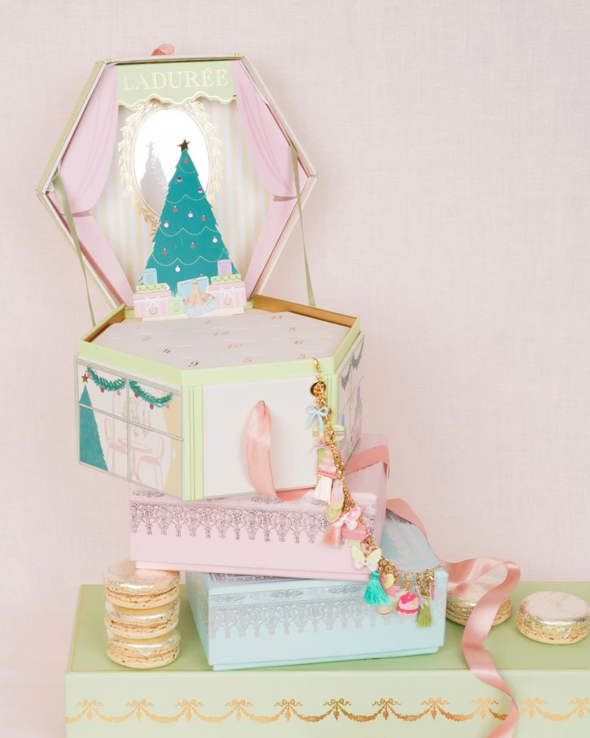 Adventskalender Meri Meri x Ladurée – Charm-Armband im Schmuckkästchen