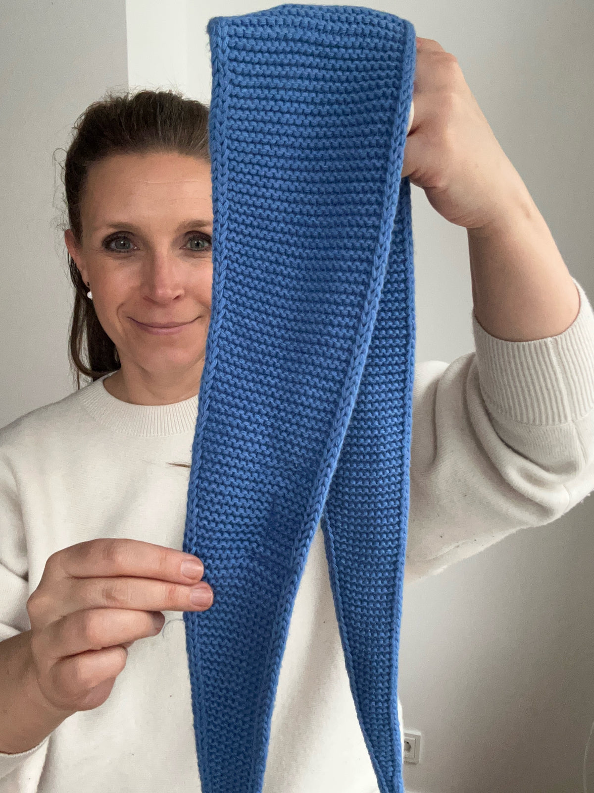 Kleiner Strickschal - Kornblume