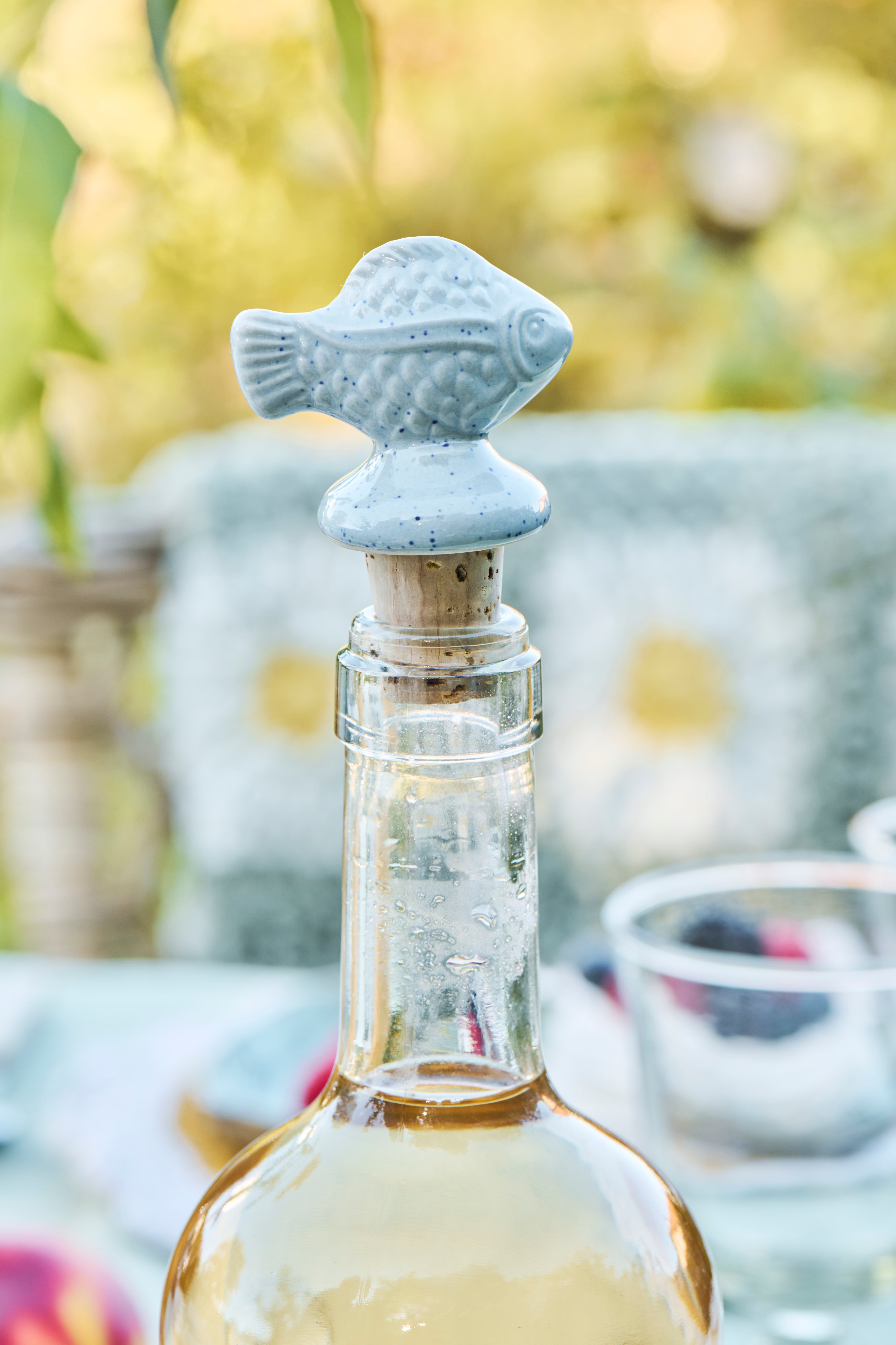 Flaschenstopfen mit Fisch