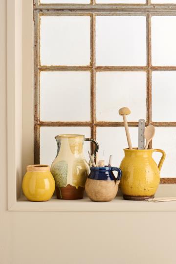 Vase mit Henkel - mustard