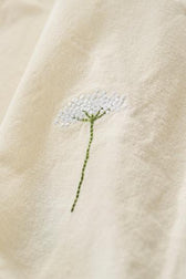 Stoffserviette Flora mit Stickerei - Doldenblume weiß