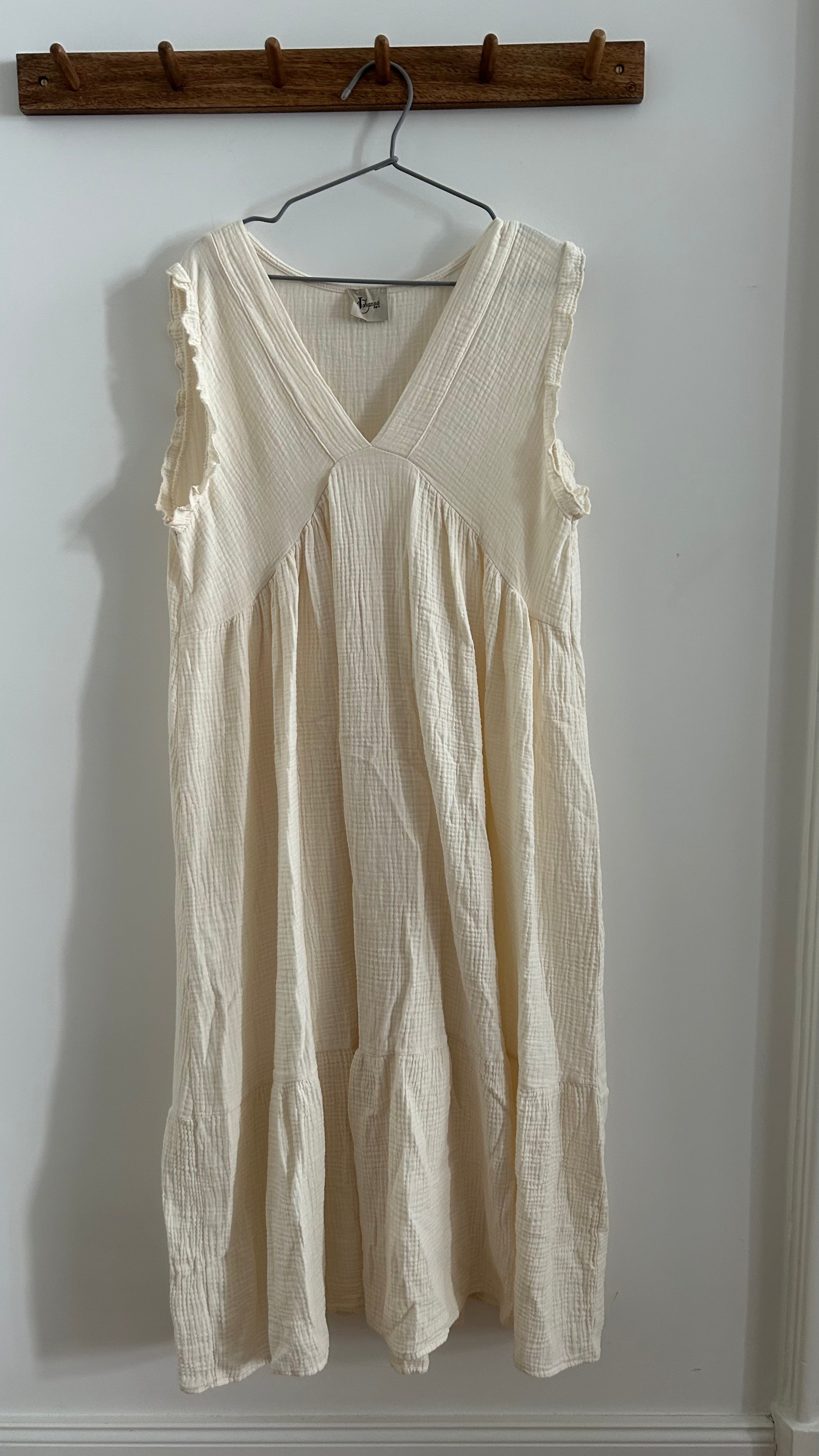 Ärmelloses Kleid mit Empireschnitt - creme
