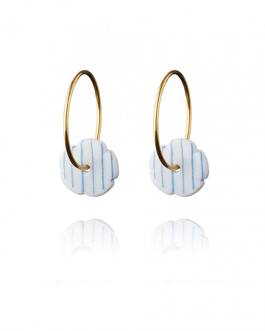 Ohrringe mit gestreiften Porzellanblumen - gold