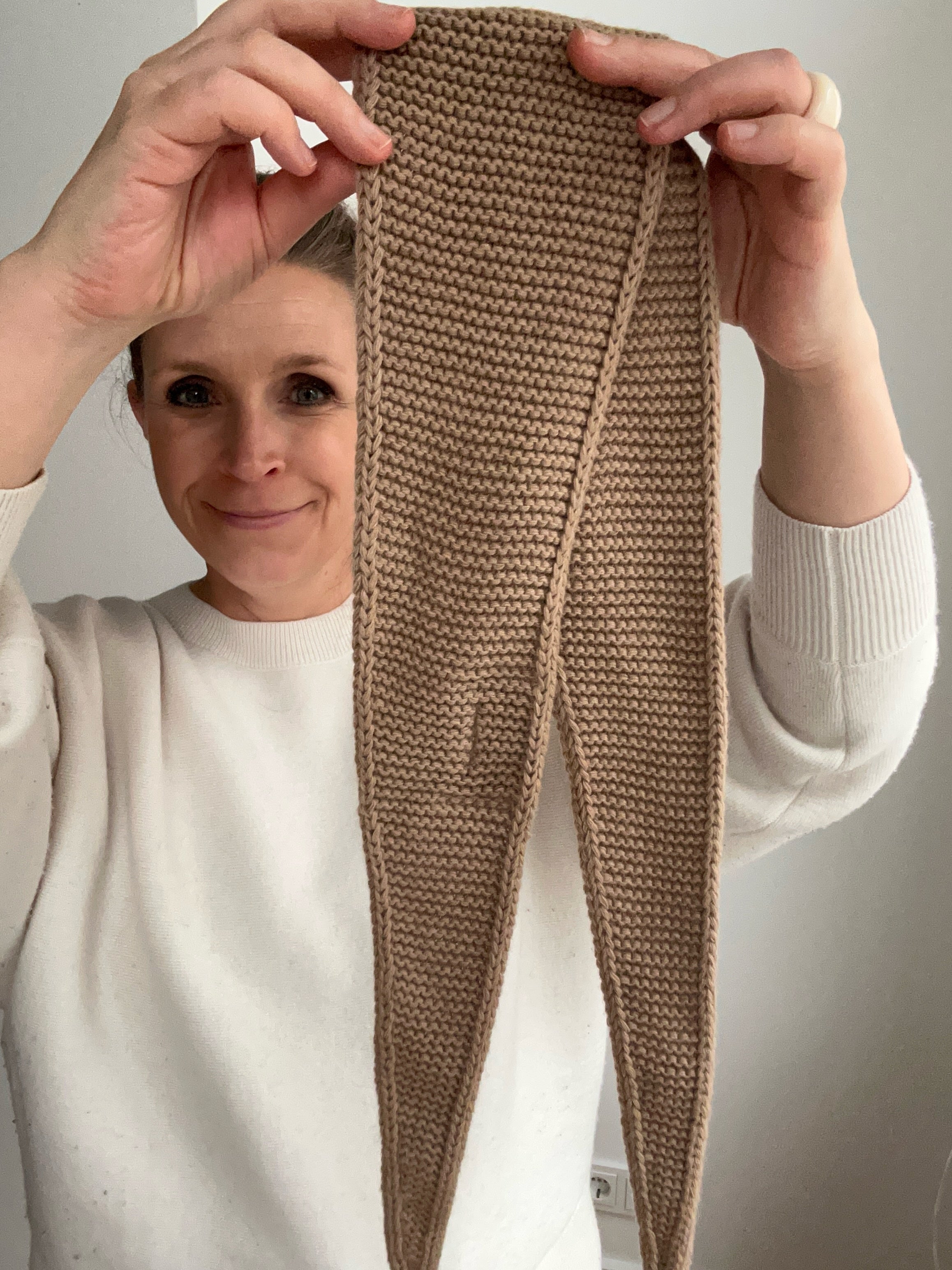 Kleiner Strick-Schal - Hellbraun