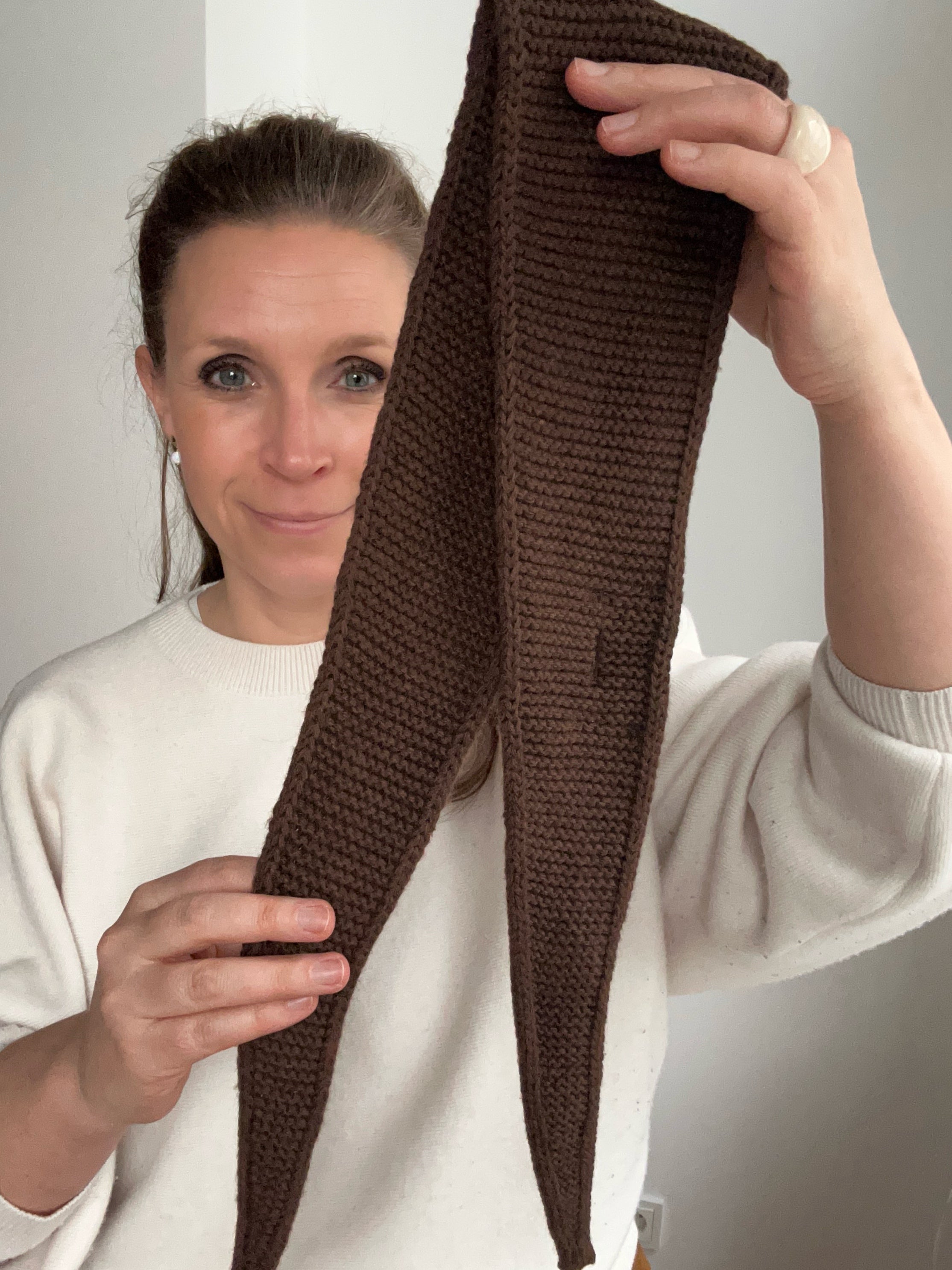 Kleiner Strick-Schal - Dunkelbraun