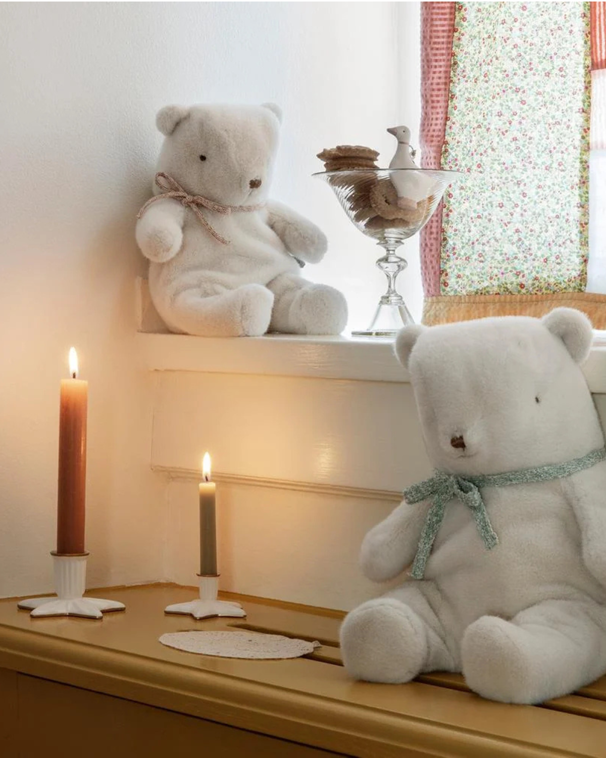 Teddybär Small - Off-White mit Schleife